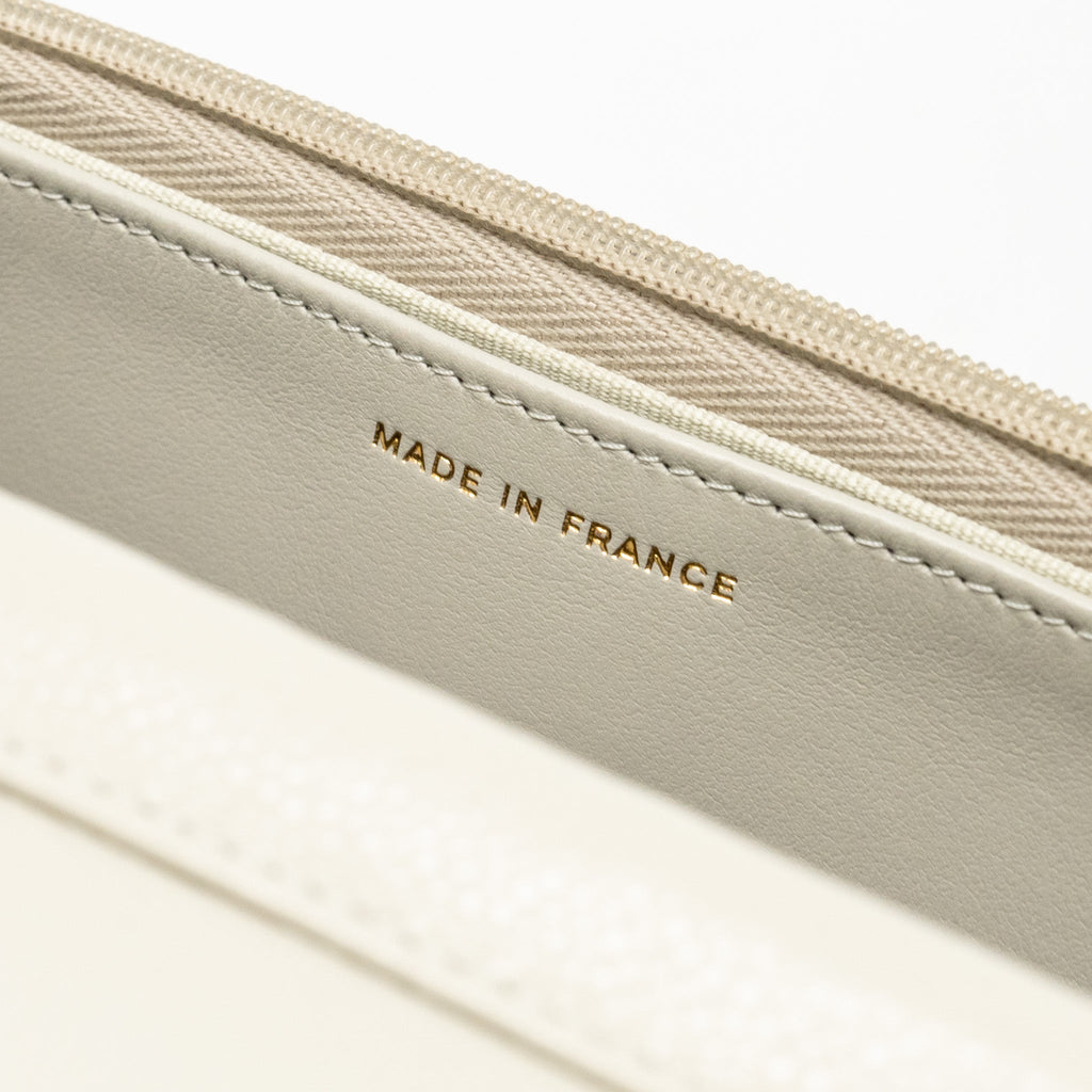 chanel-classic-wallet-on-chain-caviar-creamy-white-lghwmicrochip