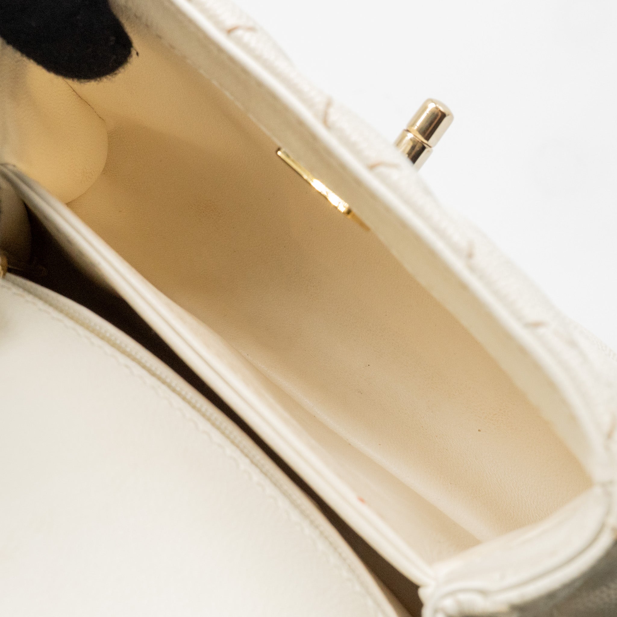 chanel-mini-coco-handle-caviar-white-lghwmicrochip