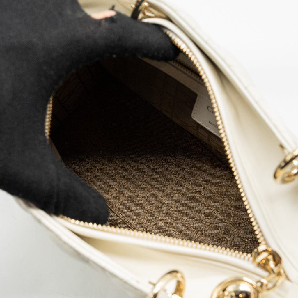 dior-medium-lady-dior-bag-lambskin-white-lghw-1