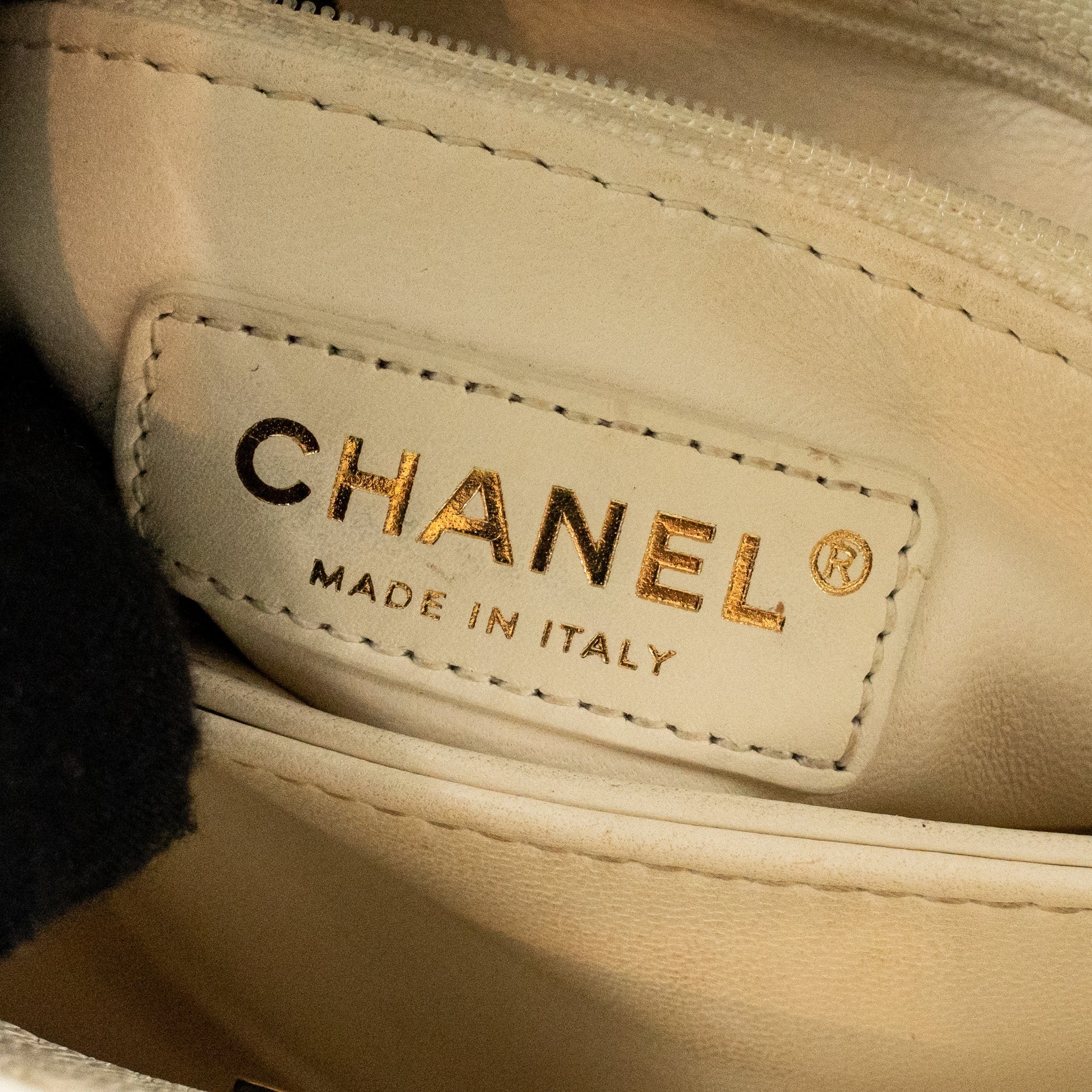 chanel-mini-coco-handle-caviar-white-lghwmicrochip