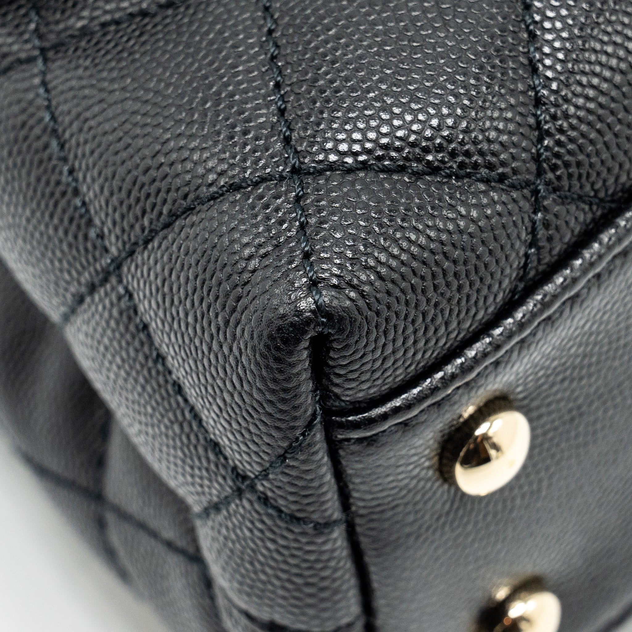 chanel-small-coco-handle-caviar-black-lghw-microchip-16