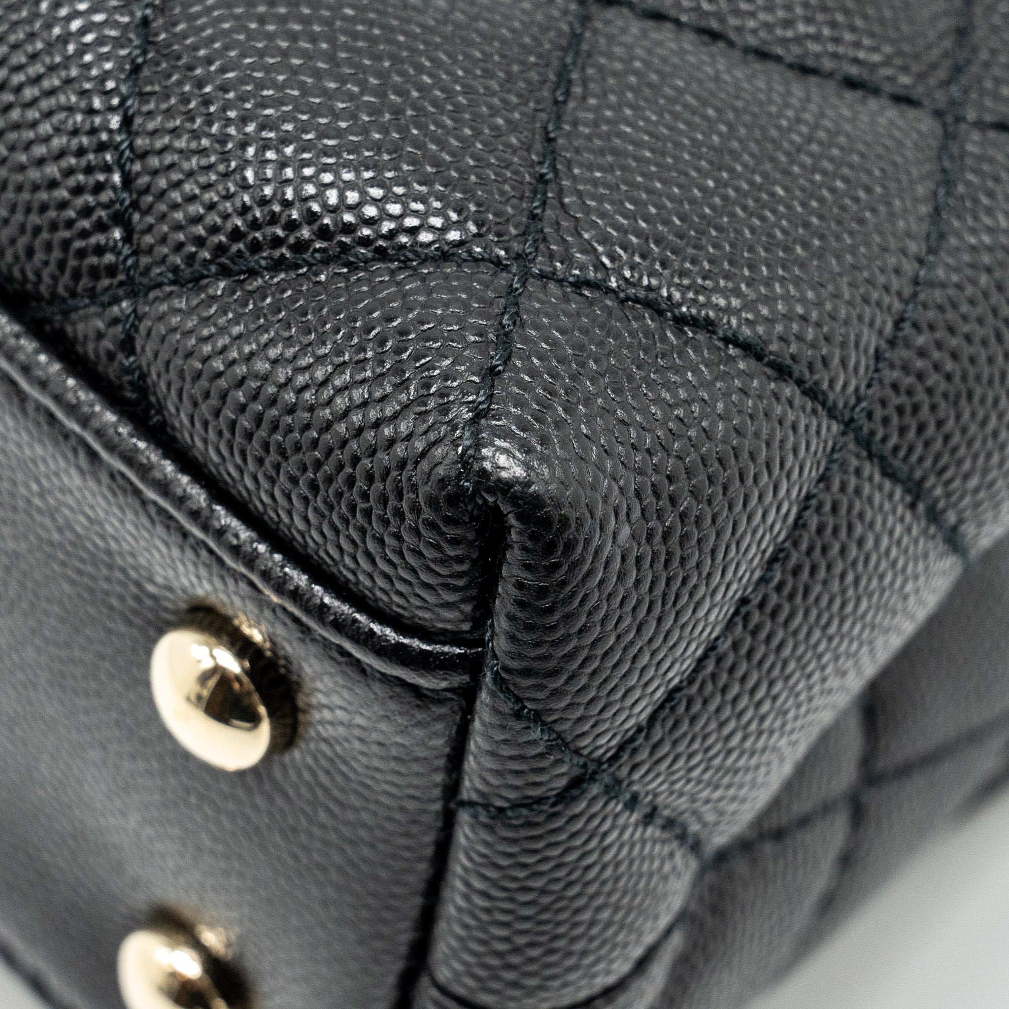 chanel-small-coco-handle-caviar-black-lghw-microchip-16