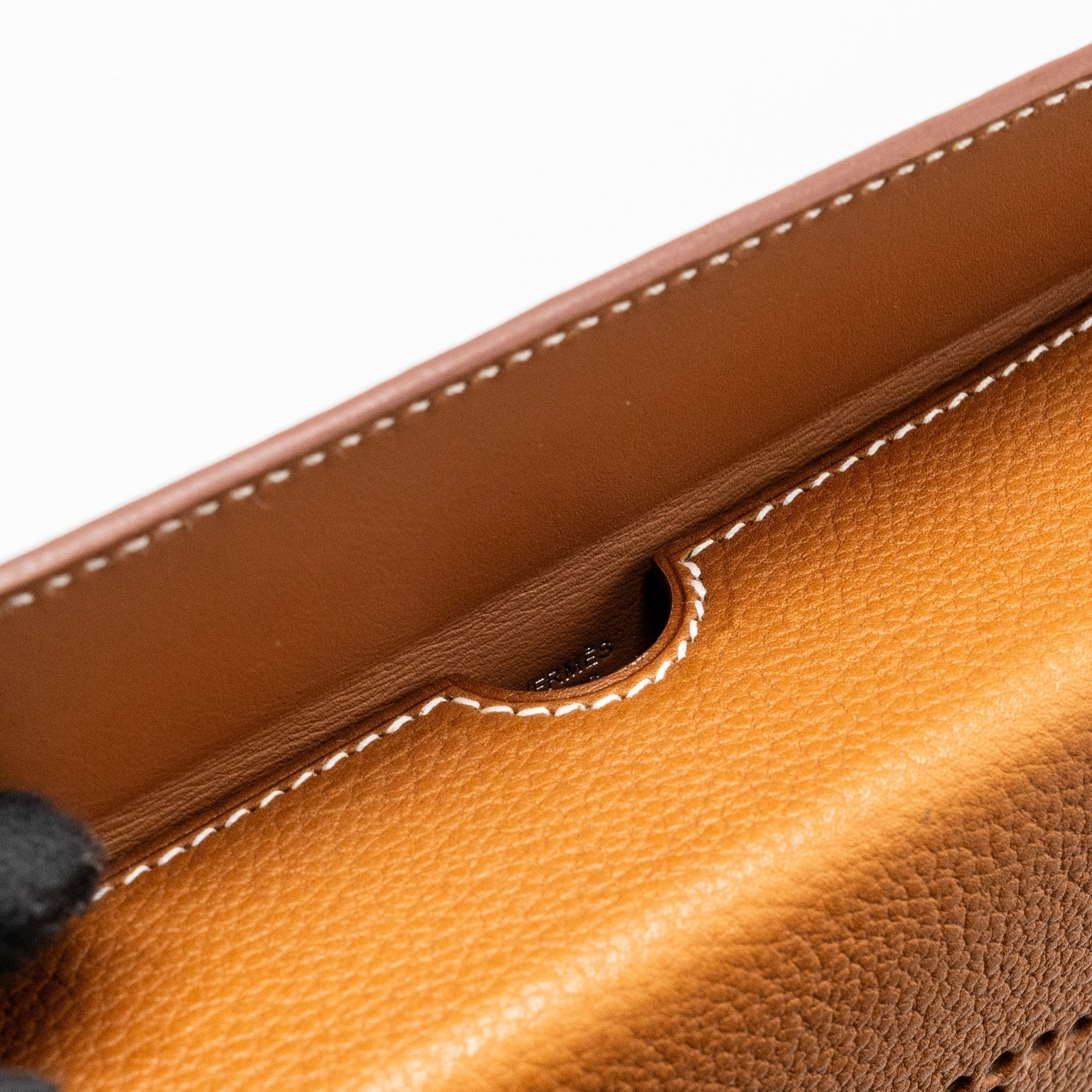 herems-videpoches-bag-barenia-faubourg-fauve-shw-stamp-b