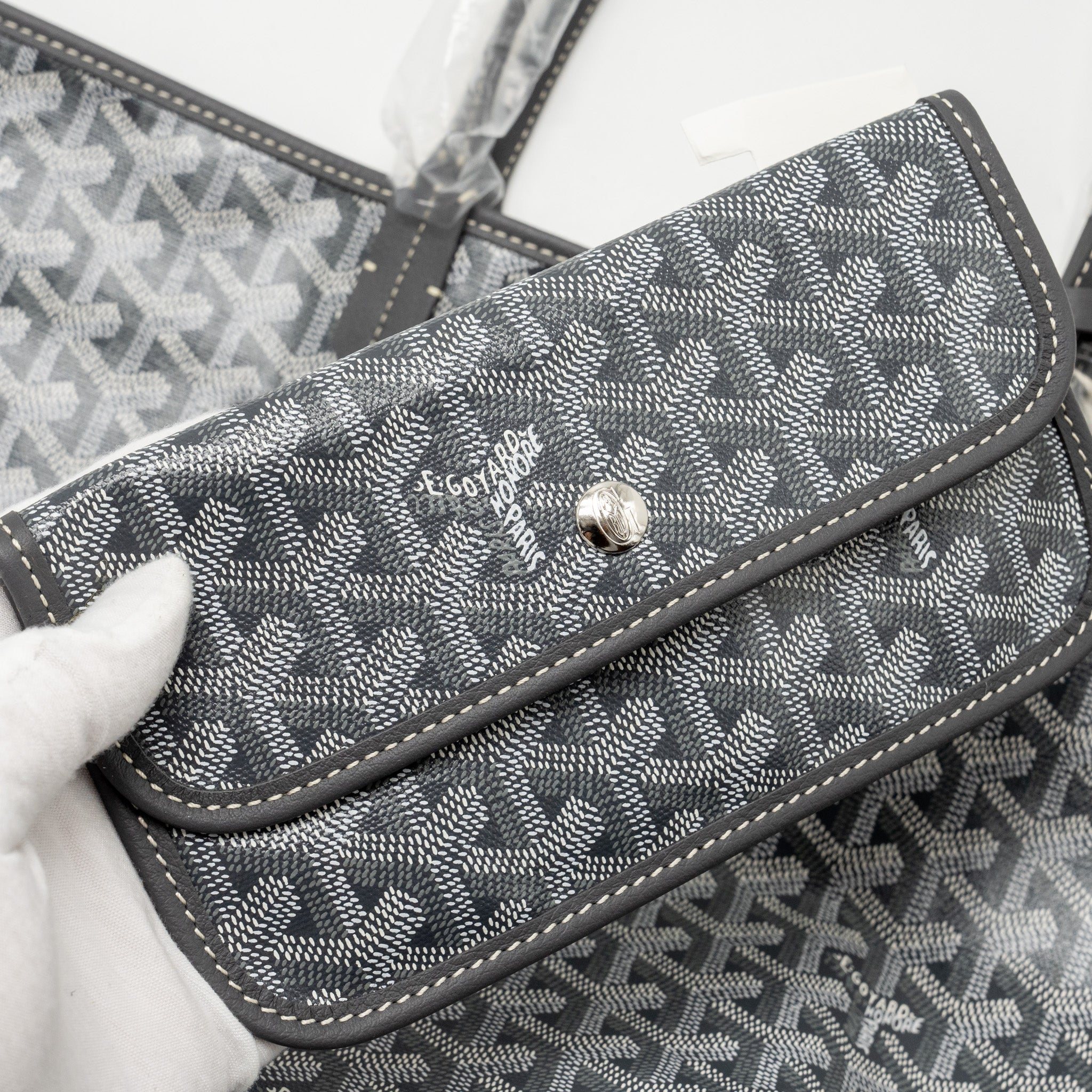 goyard-plumet-wallet-clutch-goyardine-canvas-leather-burgundy-shw-2