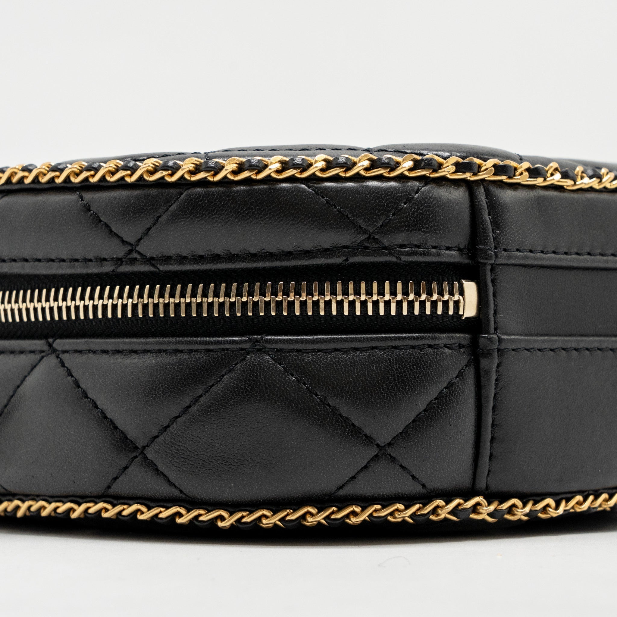 chanel-round-vanity-with-chain-lambskin-black-ghw-microchip-1