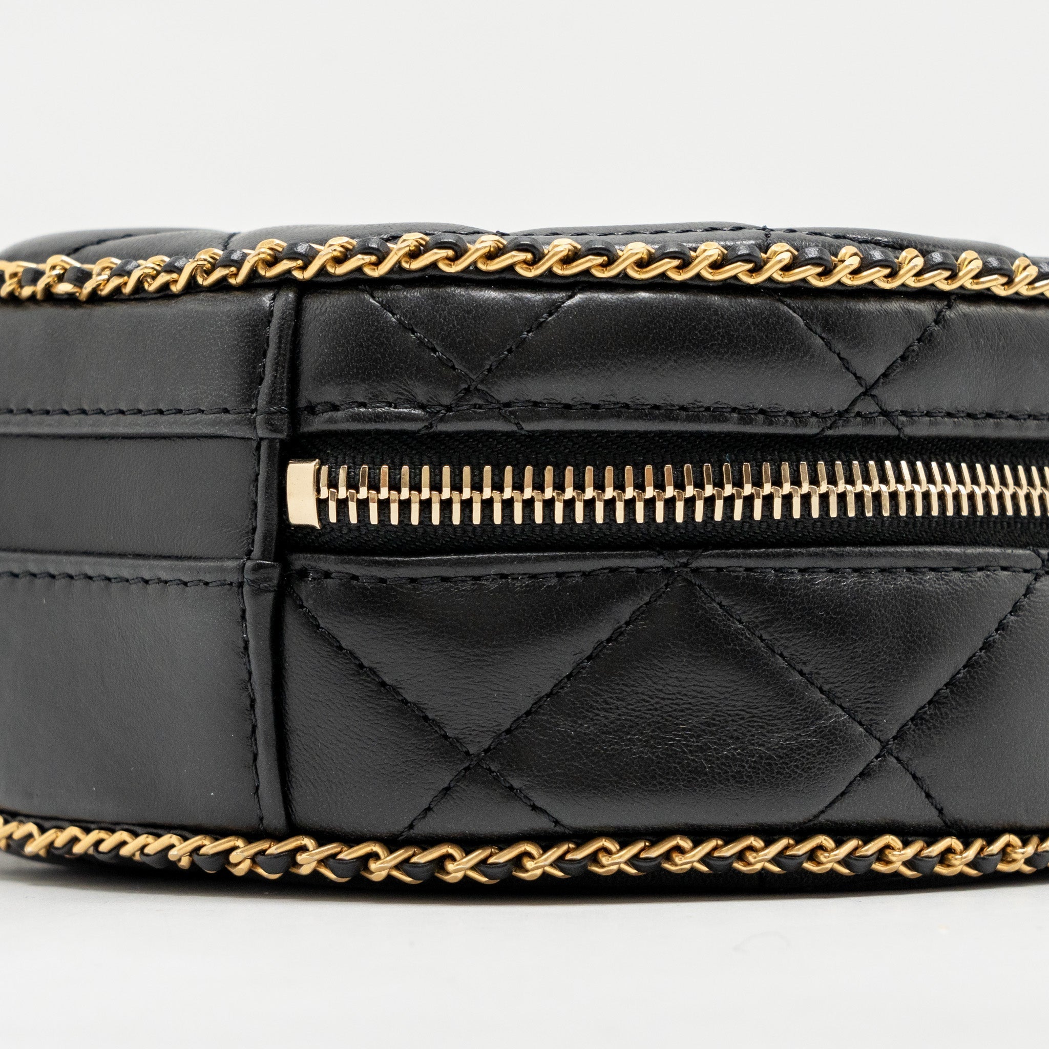 chanel-round-vanity-with-chain-lambskin-black-ghw-microchip-1