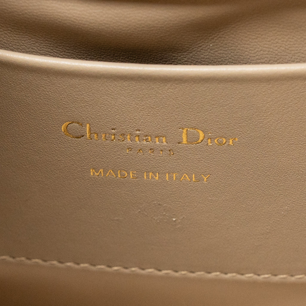 dior-small-dior-toujours-vertical-tote-bag-macrocannage-calfskin-powder-beige-lghw