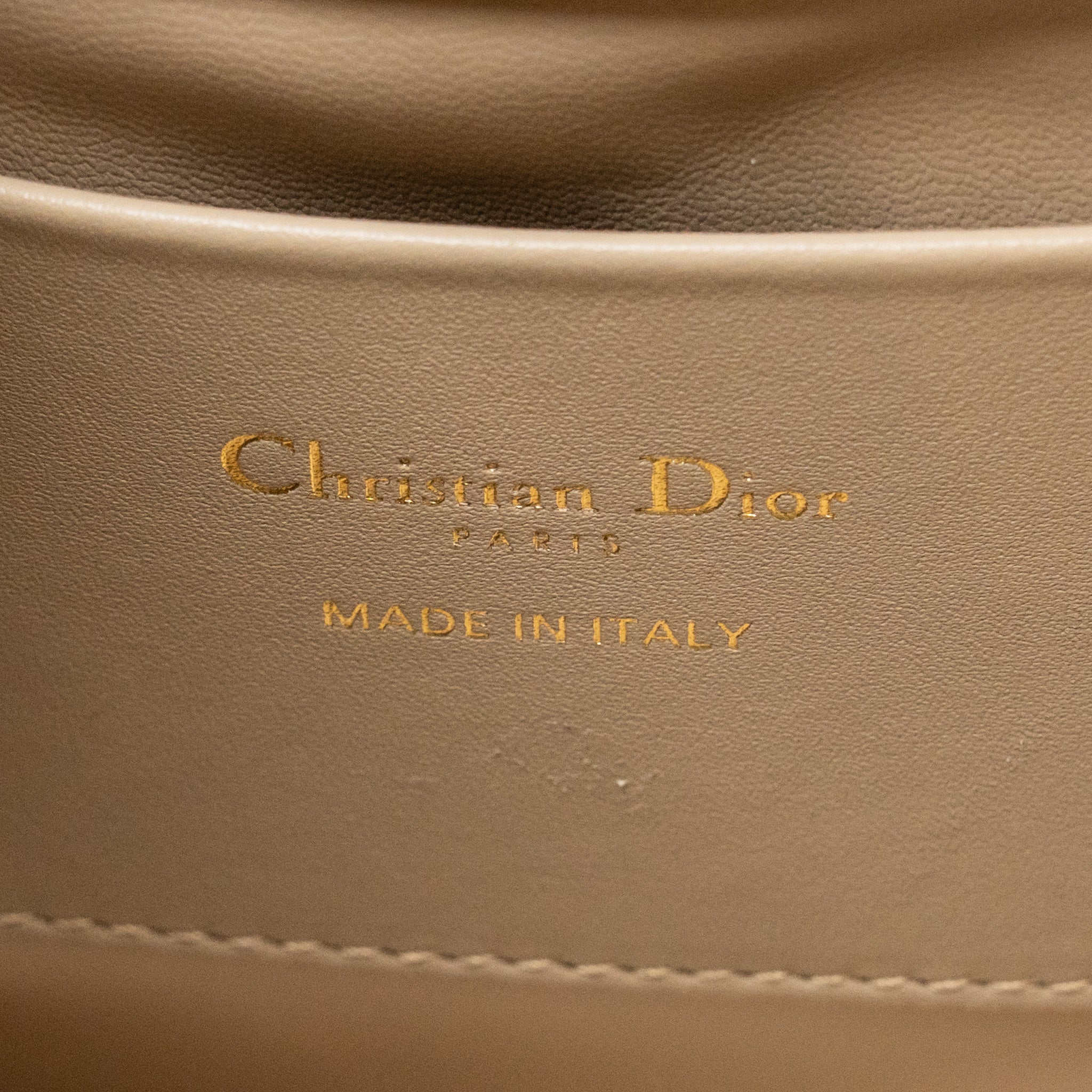 dior-small-dior-toujours-vertical-tote-bag-macrocannage-calfskin-powder-beige-lghw