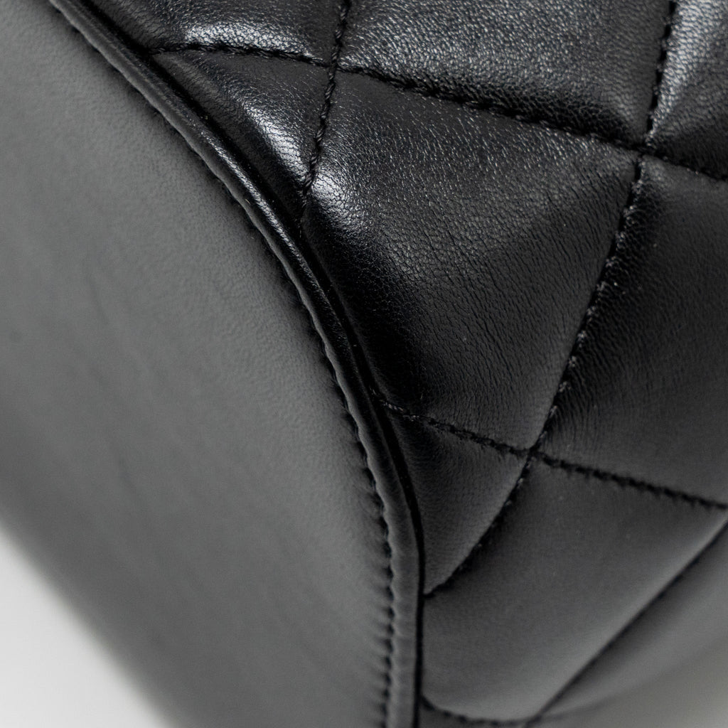 chanel-trendy-cc-round-vanity-case-crossbody-bag-lambskin-black-lghw-1