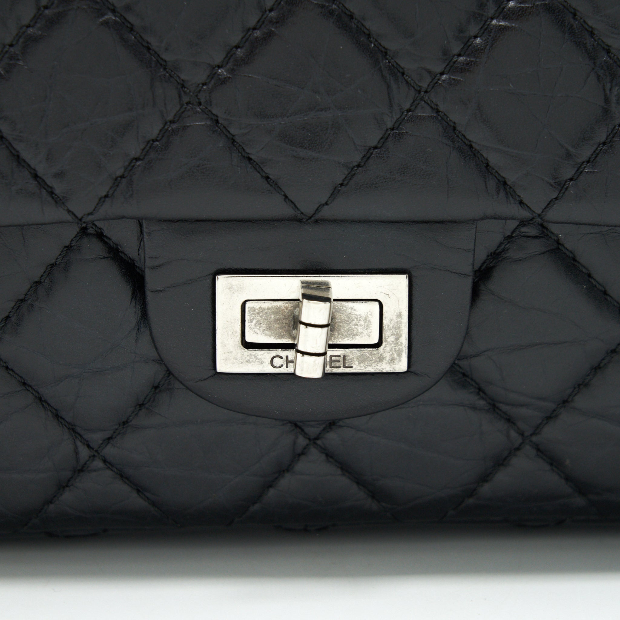 chanel-reissue-226-in-black-ruthenium-silver-hardware-1