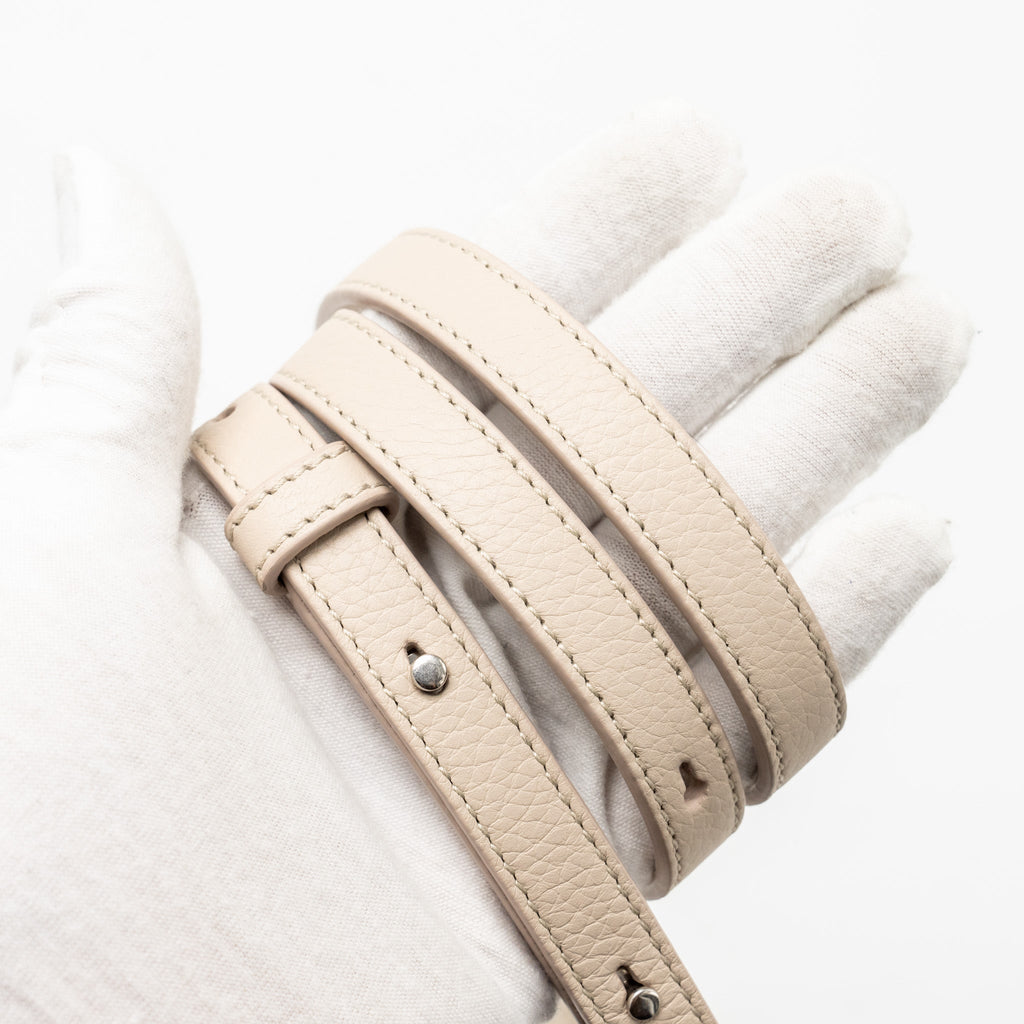 loro-piana-extra-pocket-l19-grained-calfskin-whisper-white-shw