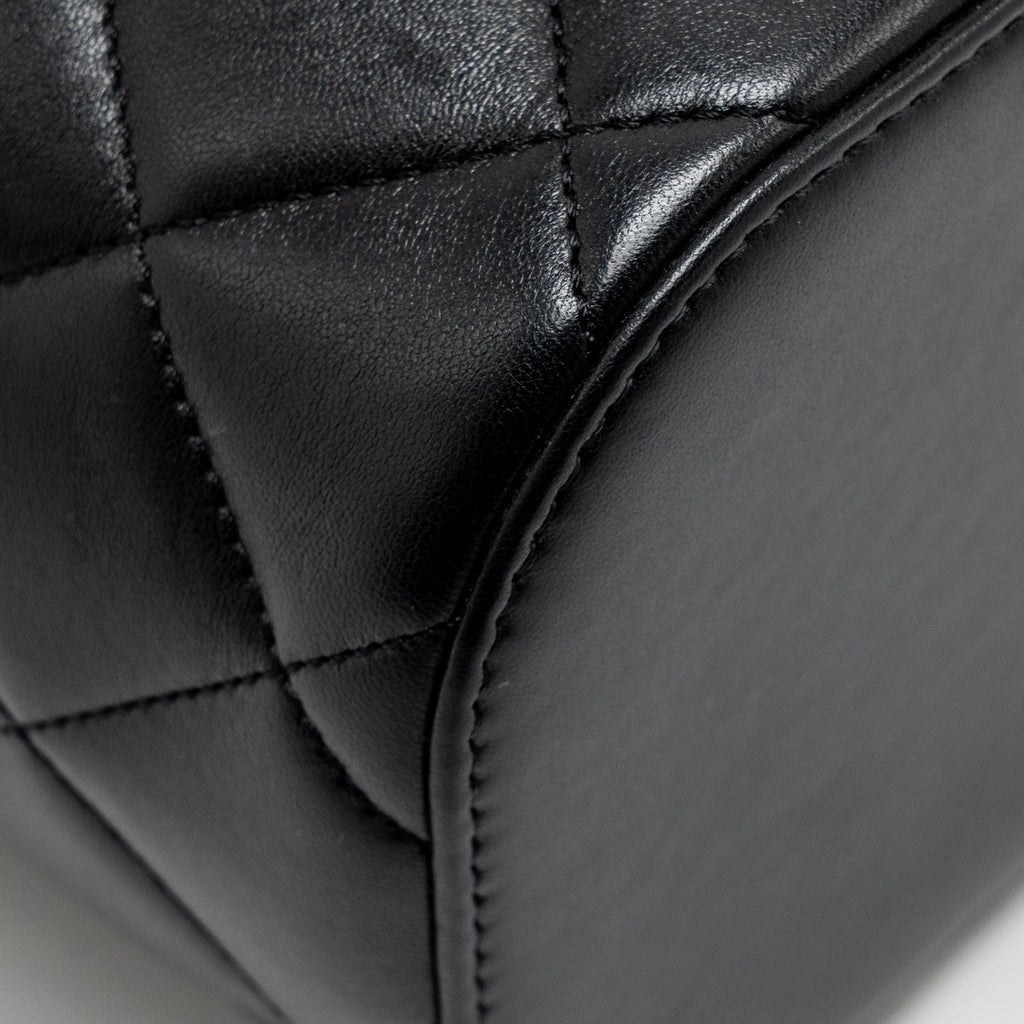 chanel-trendy-cc-round-vanity-case-crossbody-bag-lambskin-black-lghw-1