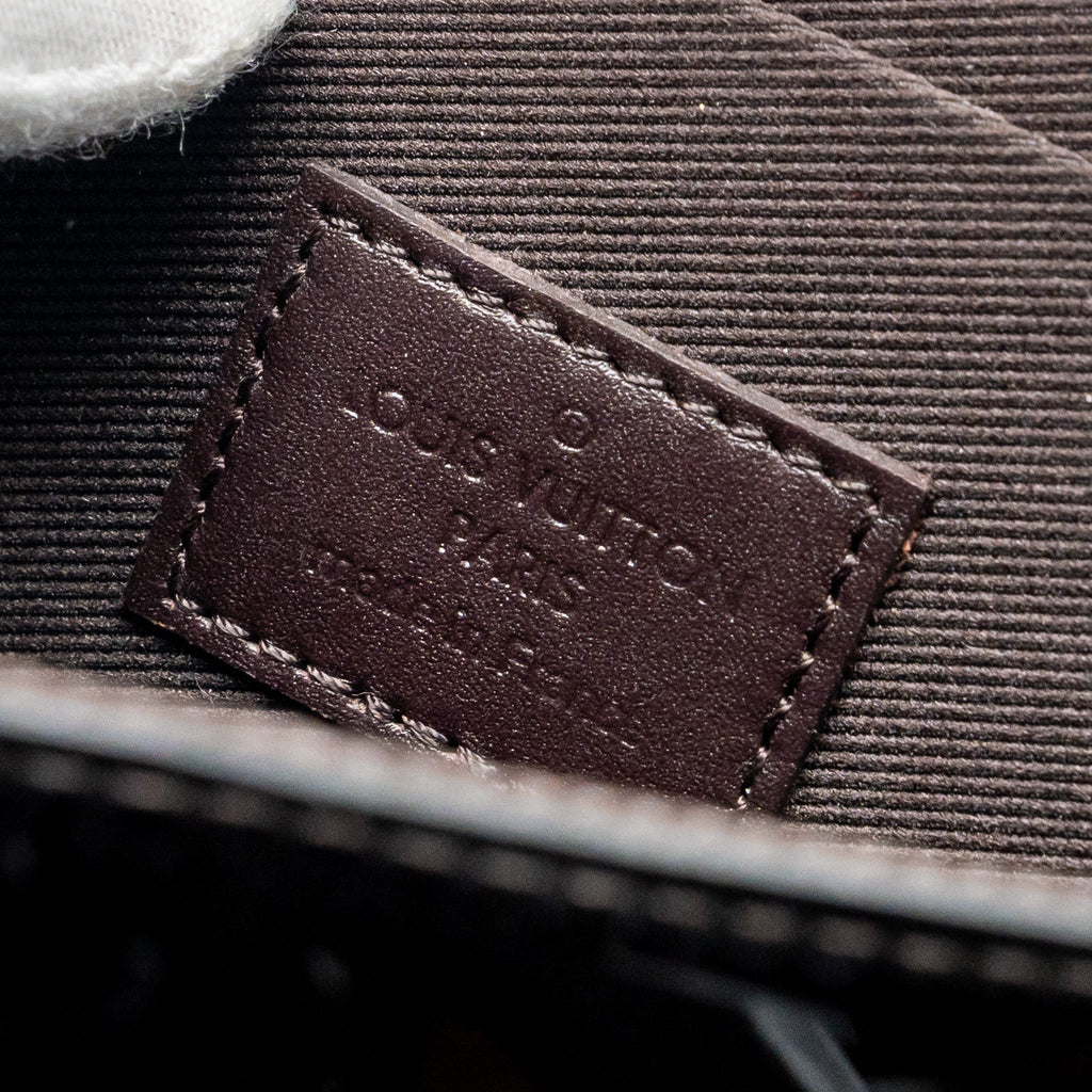 louis-vuitton-felicie-pochette-monogram-patent-amatante-ghw