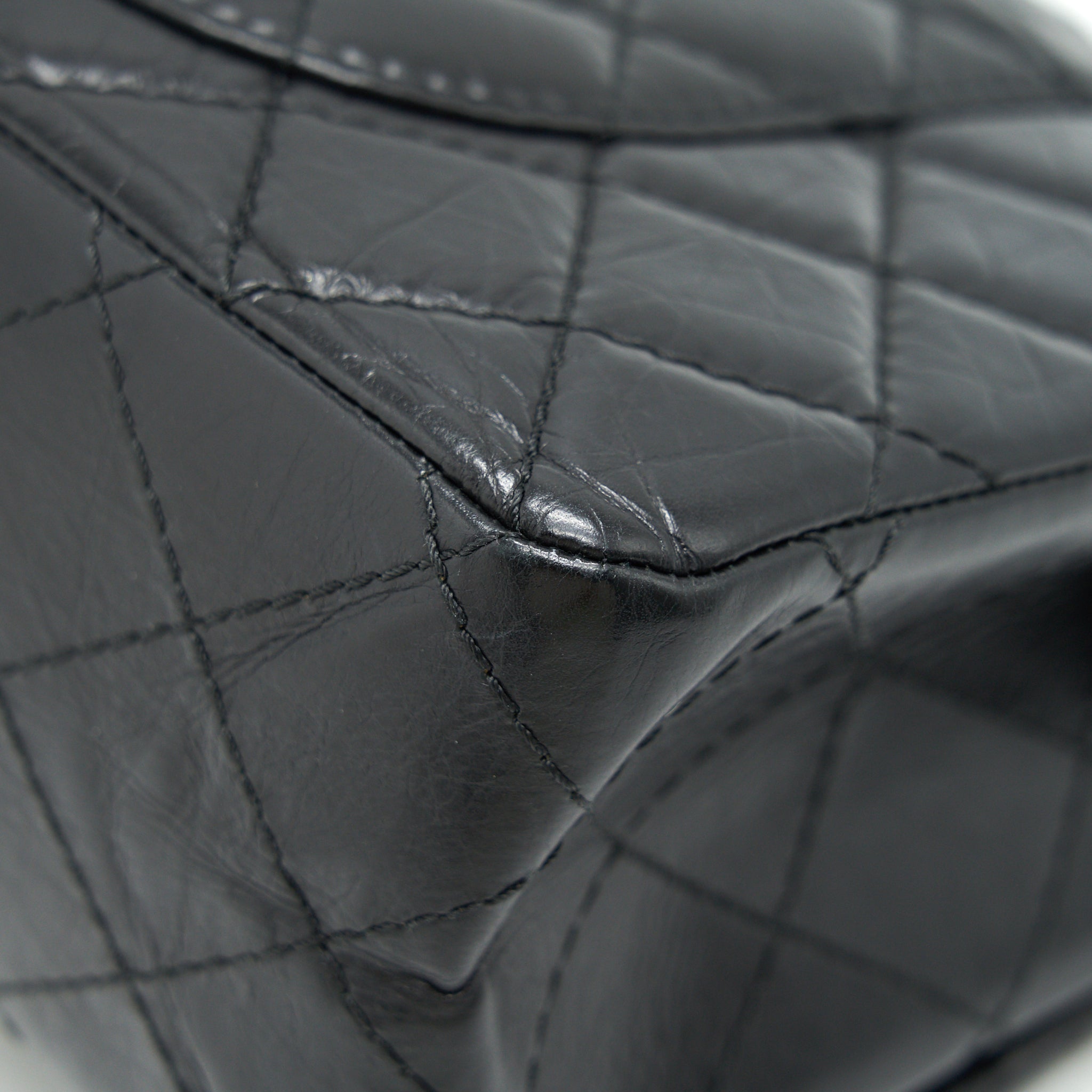 chanel-reissue-226-in-black-ruthenium-silver-hardware-1