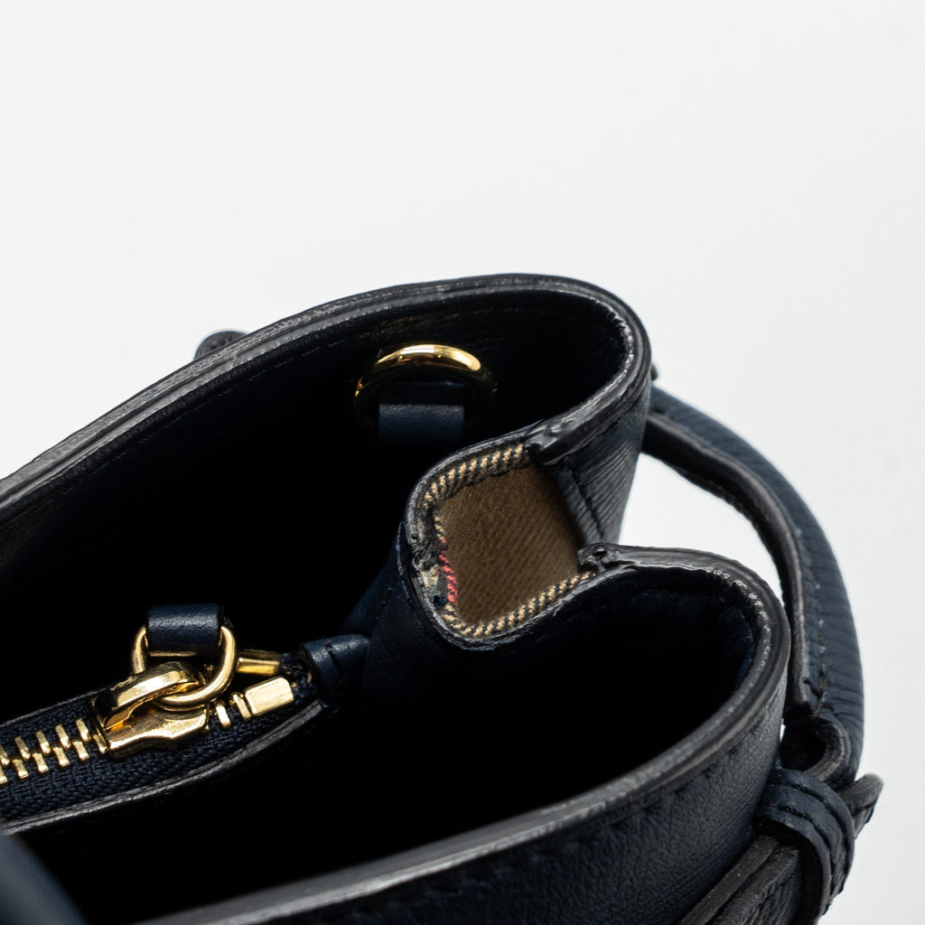 burberry-the-large-banner-bag-calfskin-dark-blue-multicolour-ghw