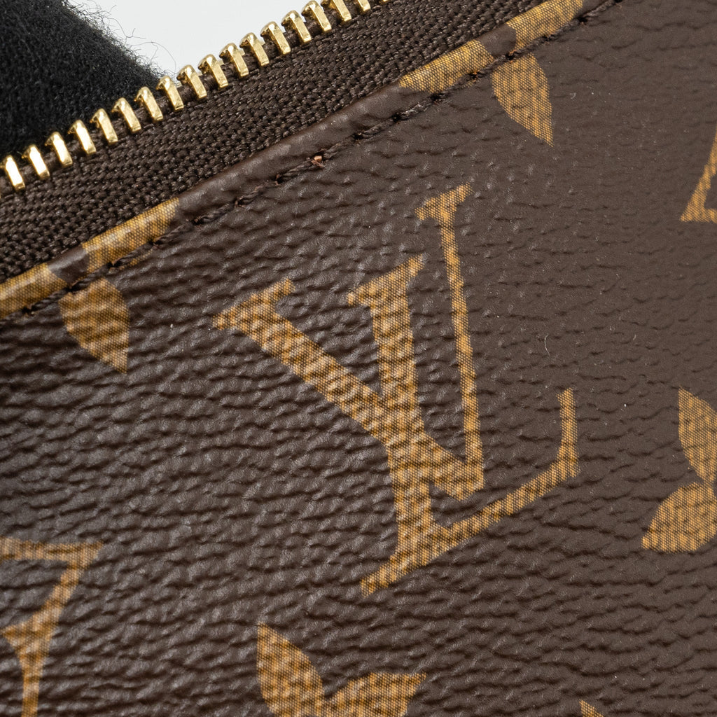 louis-vuitton-mini-pochette-accessories-monogram-canvas-ghw-5