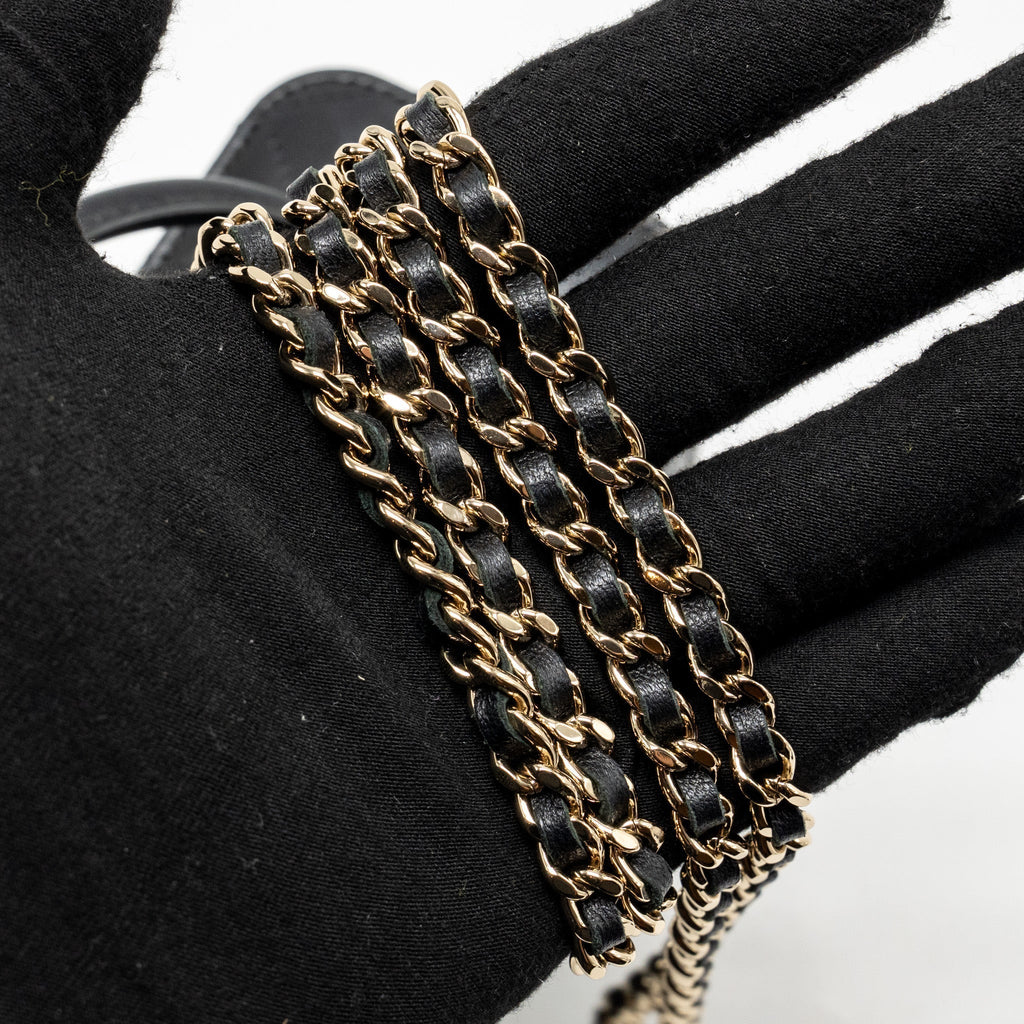 chanel-top-handle-long-vanity-case-with-chain-lambskin-black-lghwmicrochip