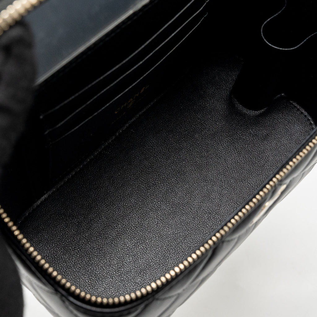 chanel-top-handle-long-vanity-case-with-chain-lambskin-black-lghwmicrochip