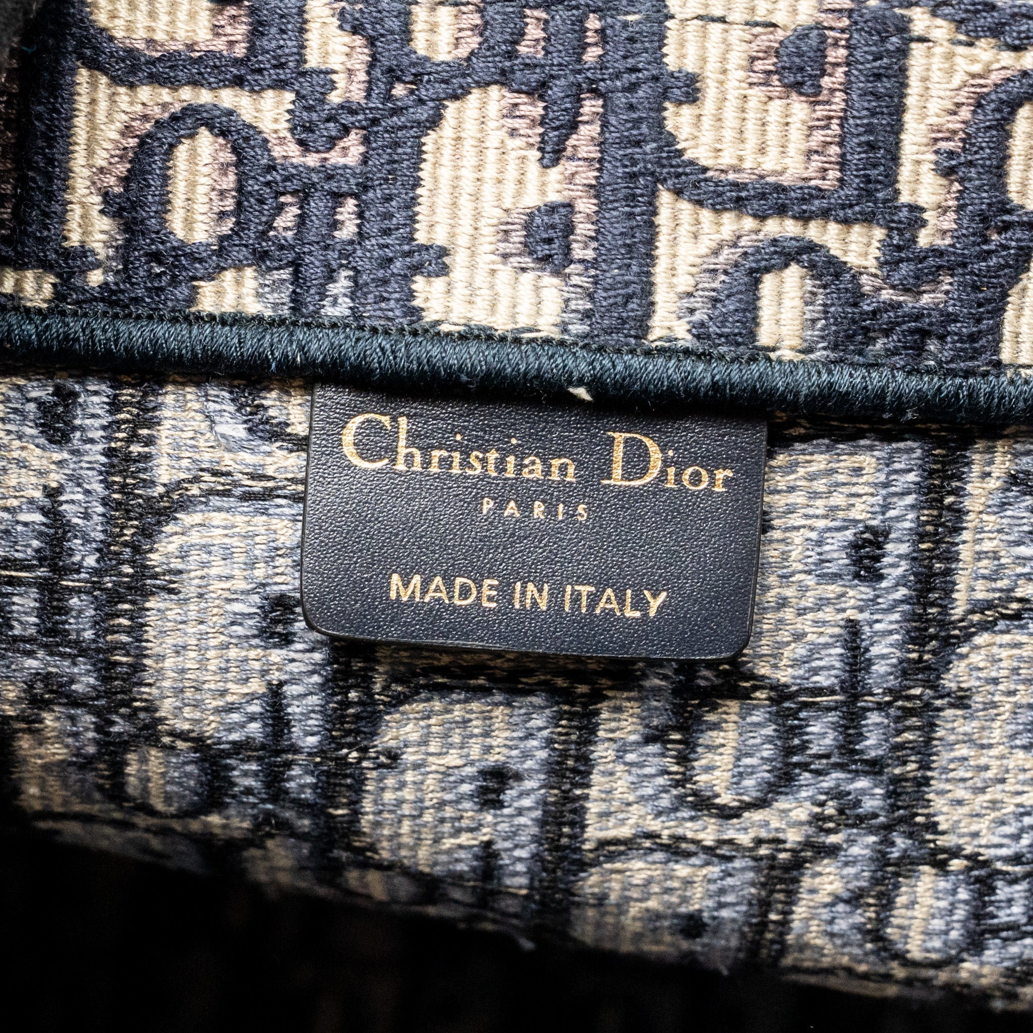 dior-large-book-tote-oblique-embroidery-ecru-blue-copy