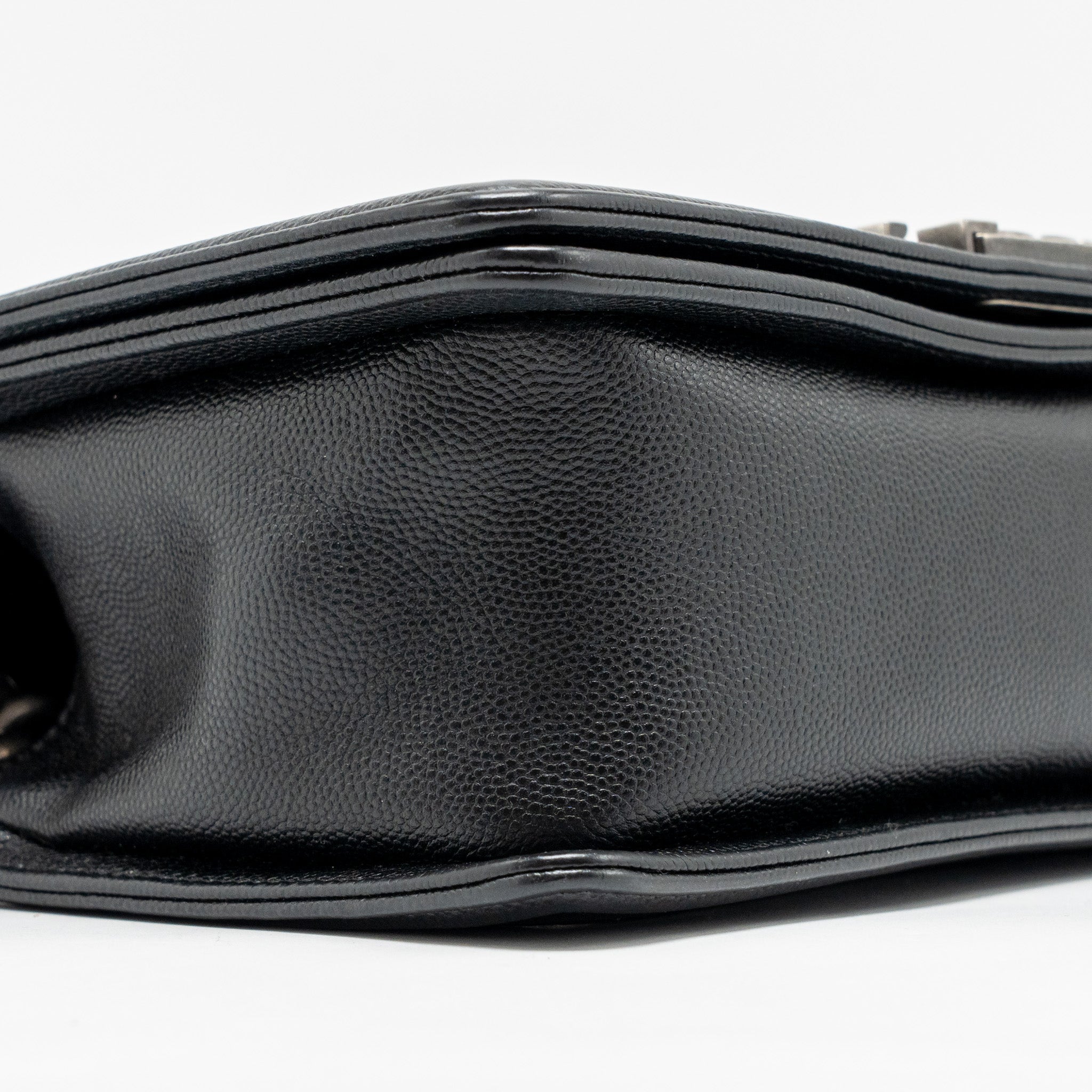 chanel-medium-boy-bag-chevron-caviar-black-ruthenium-silver-hardware