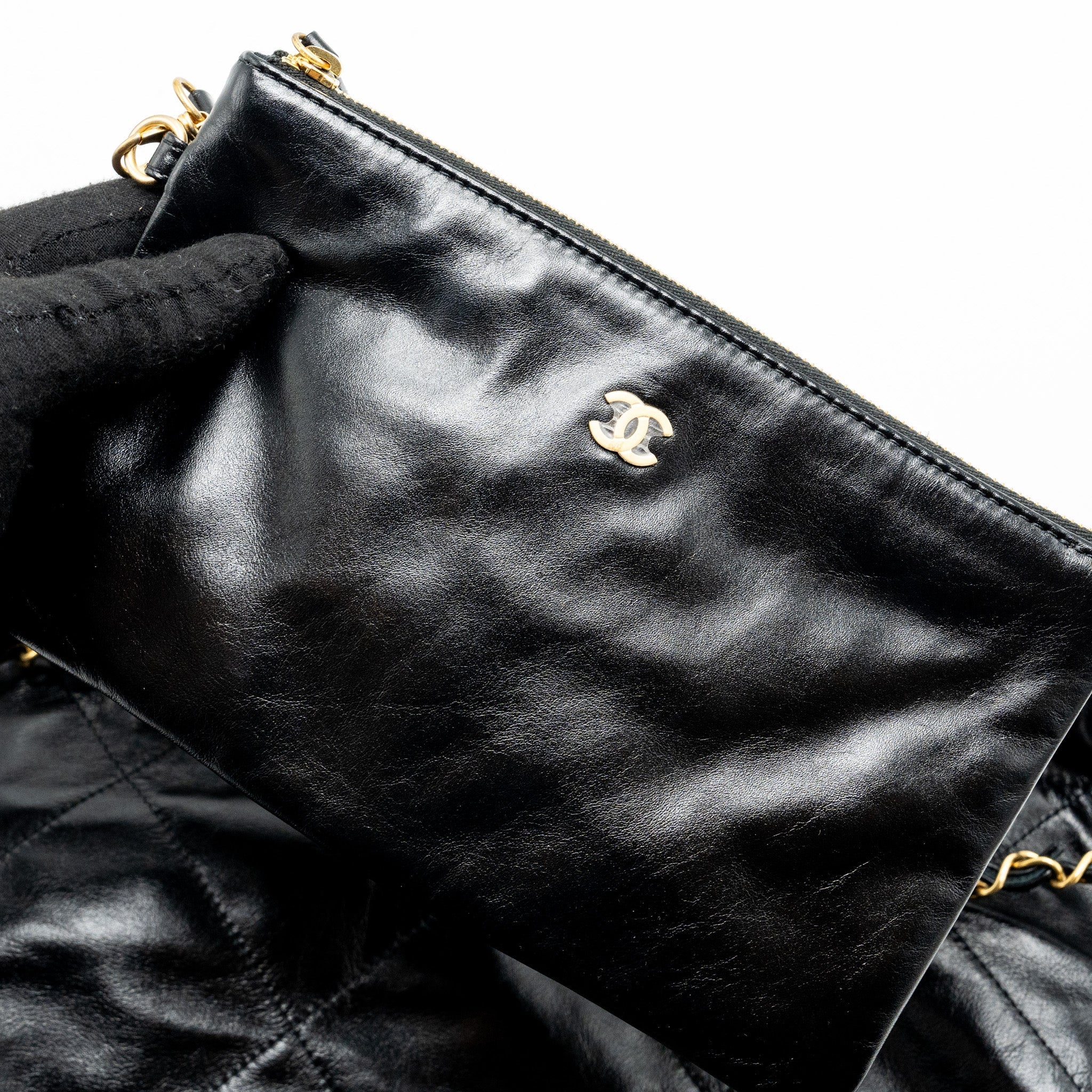 chanel-small-22-bag-calfskin-black-with-ghw-microchip