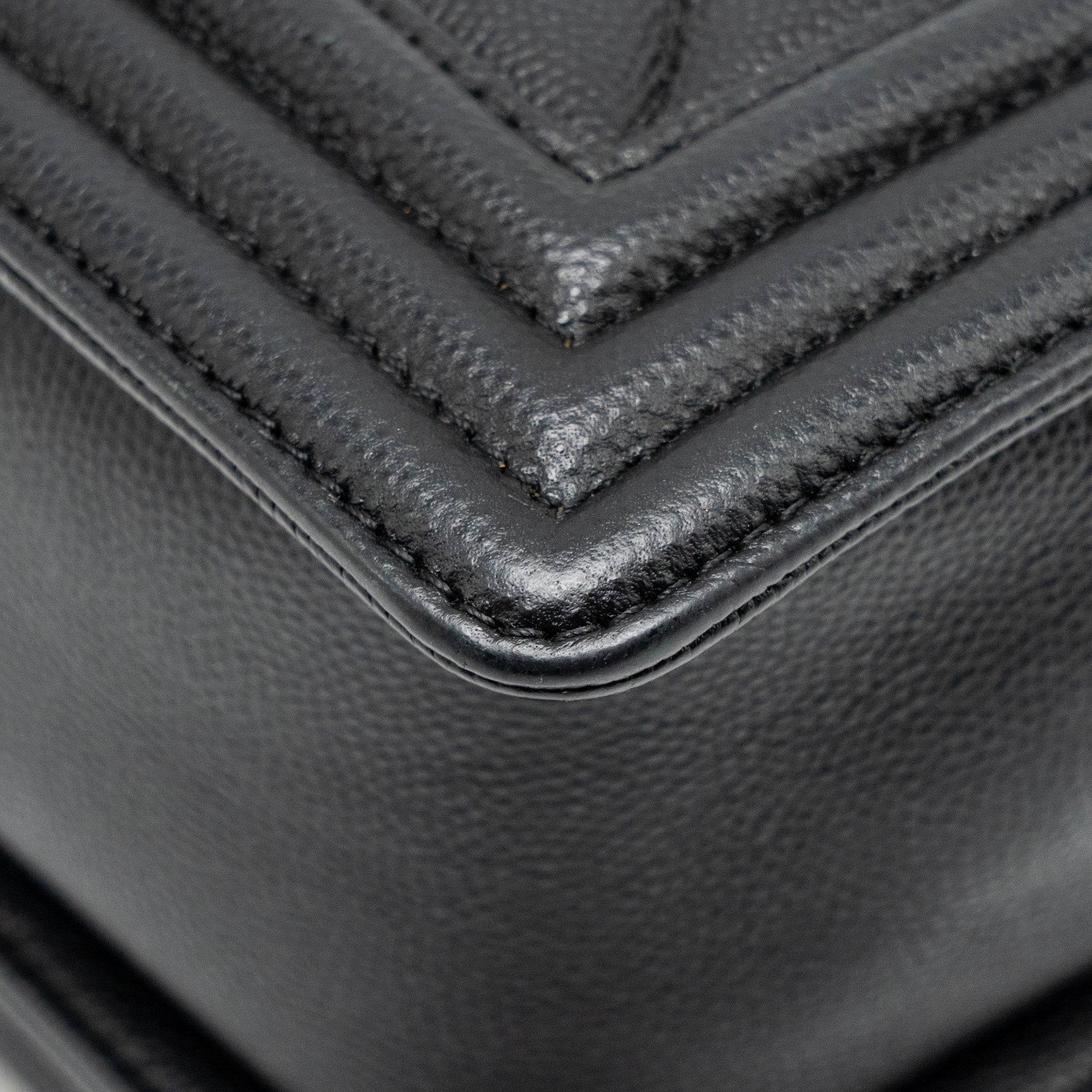 chanel-medium-boy-bag-chevron-caviar-black-ruthenium-silver-hardware