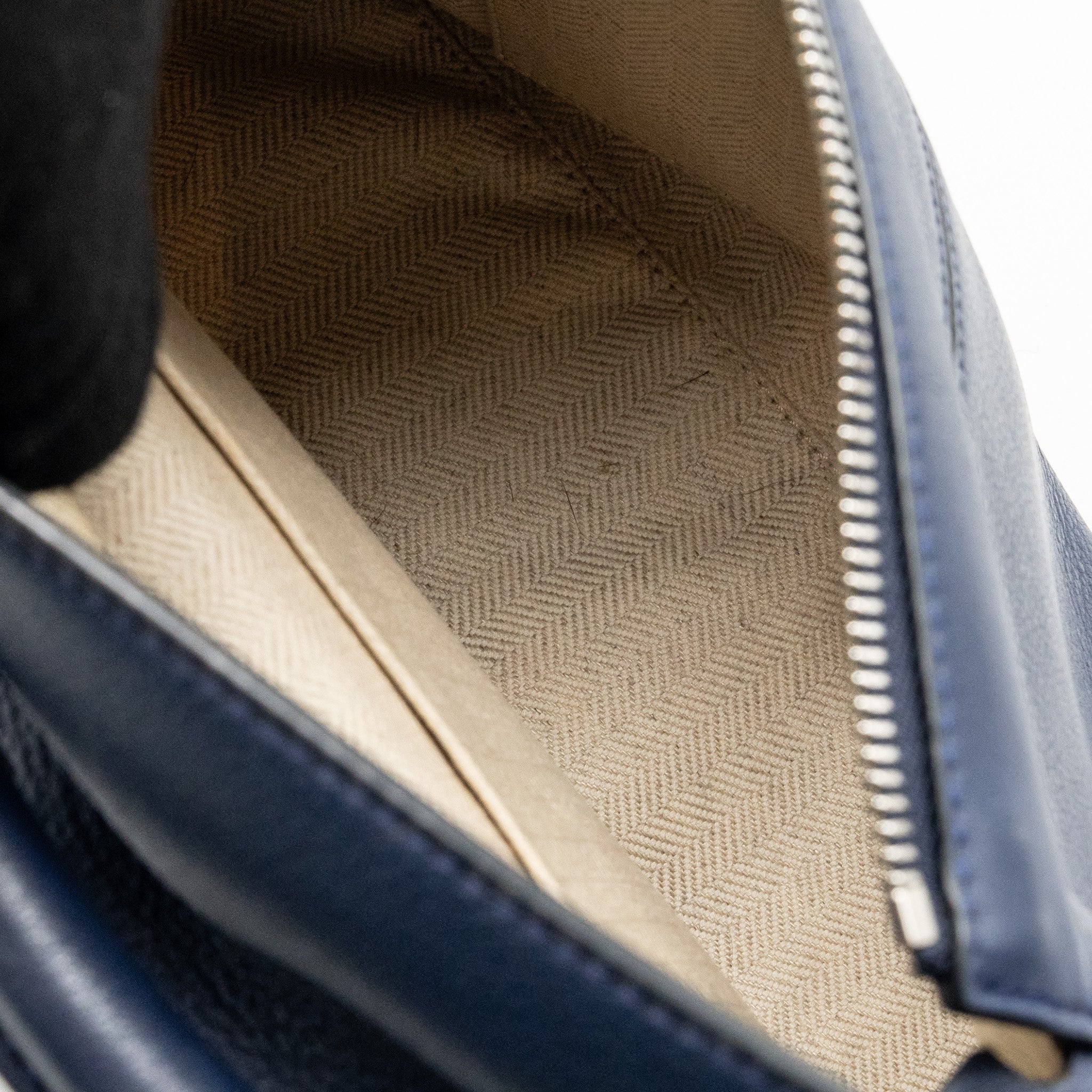 loewe-blue