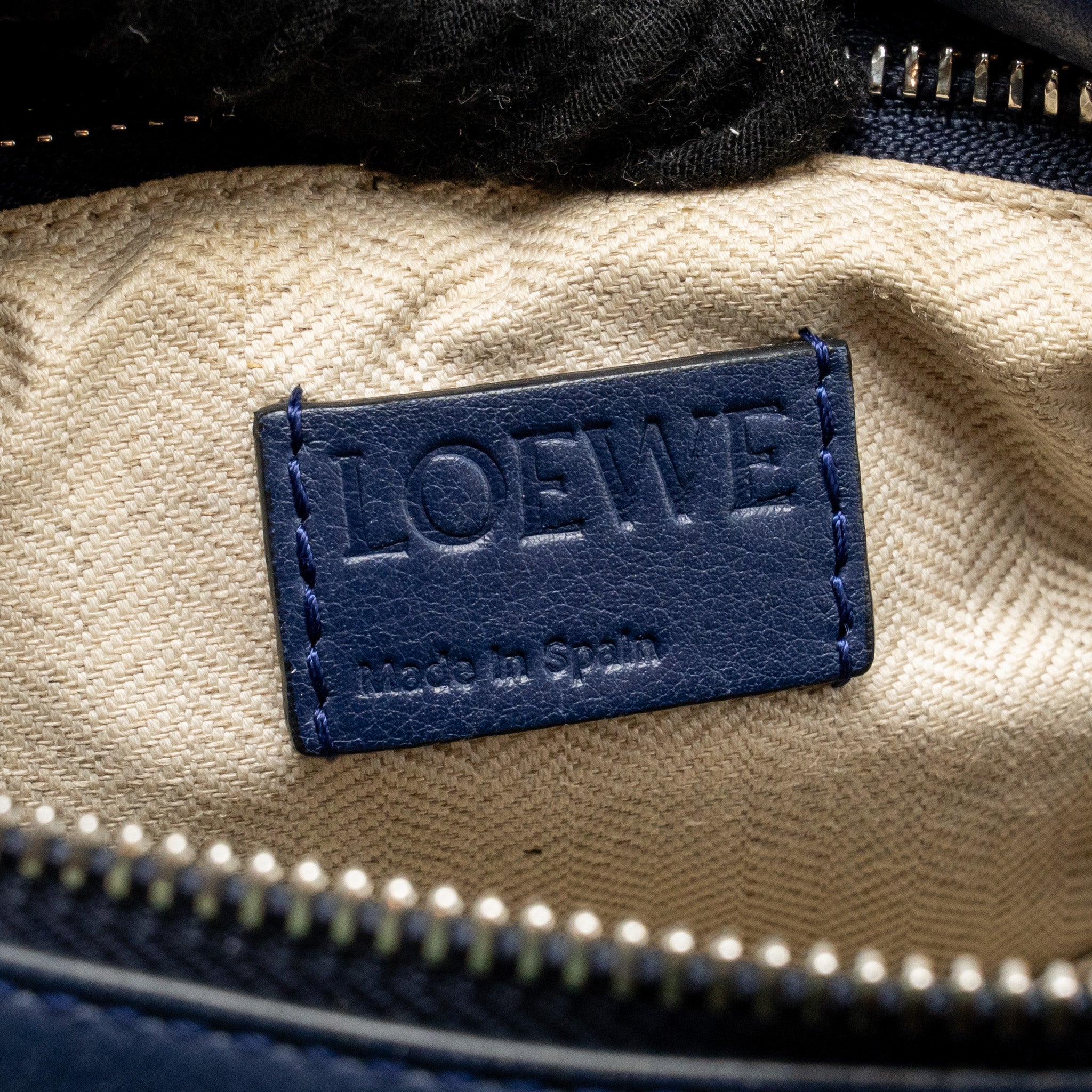 loewe-blue