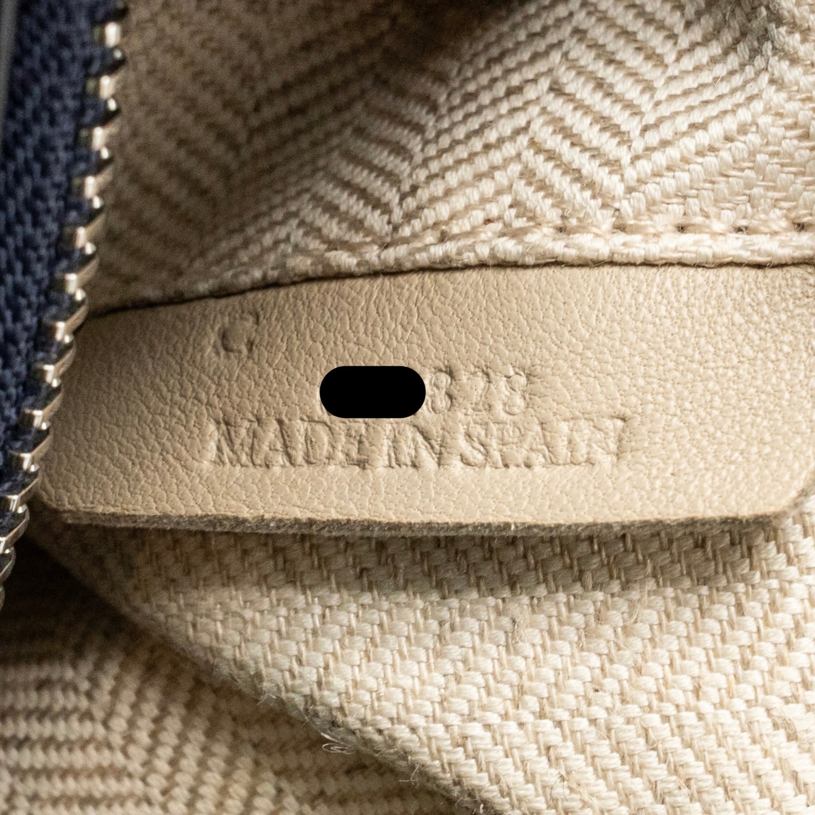 loewe-blue