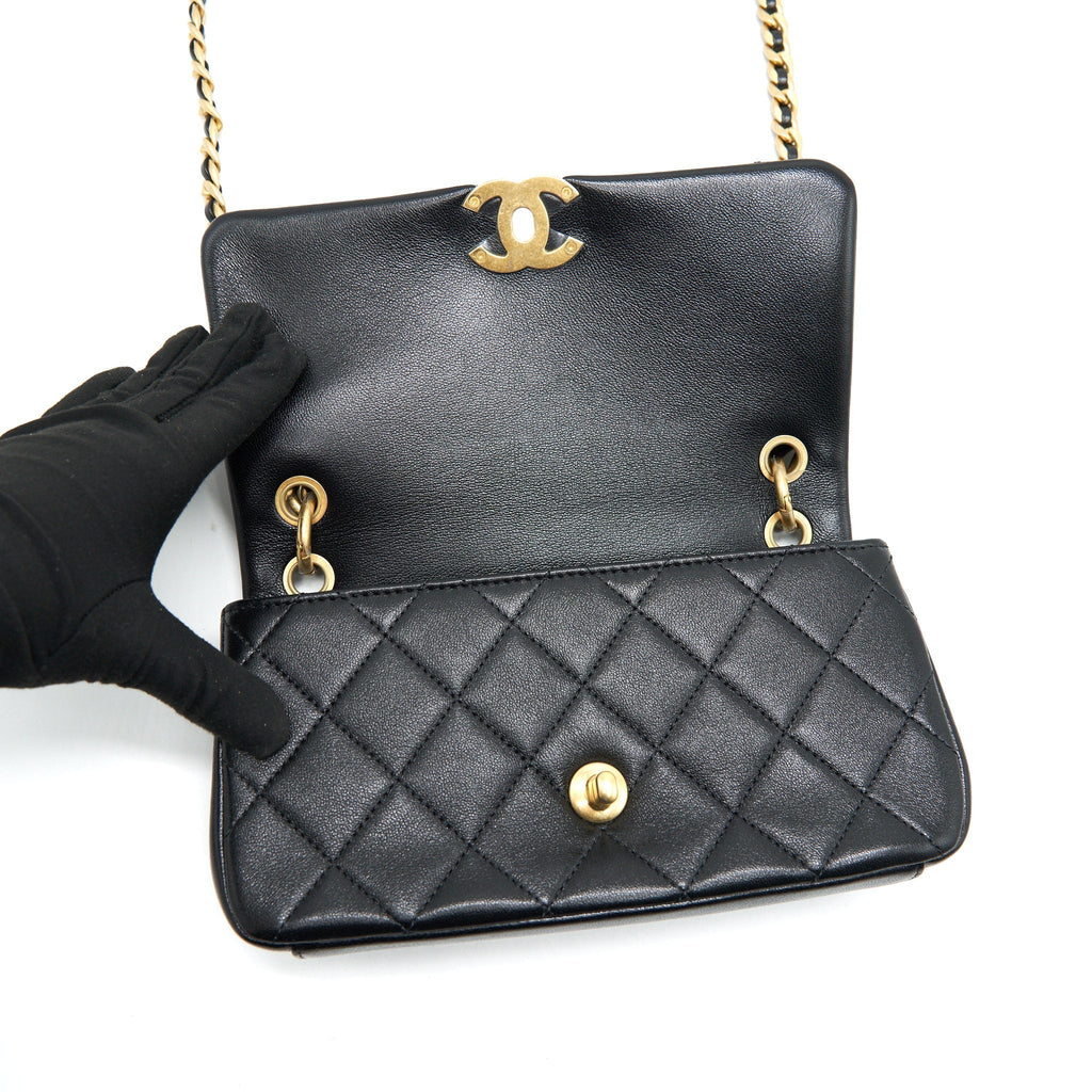 chanel-shiny-lambskin-flap-bag-black-ghw
