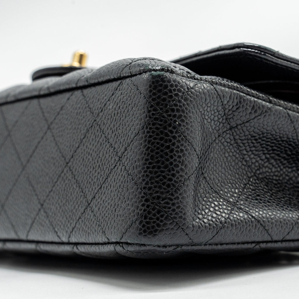 chanel-medium-classic-double-flap-bag-caviar-black-ghw-26