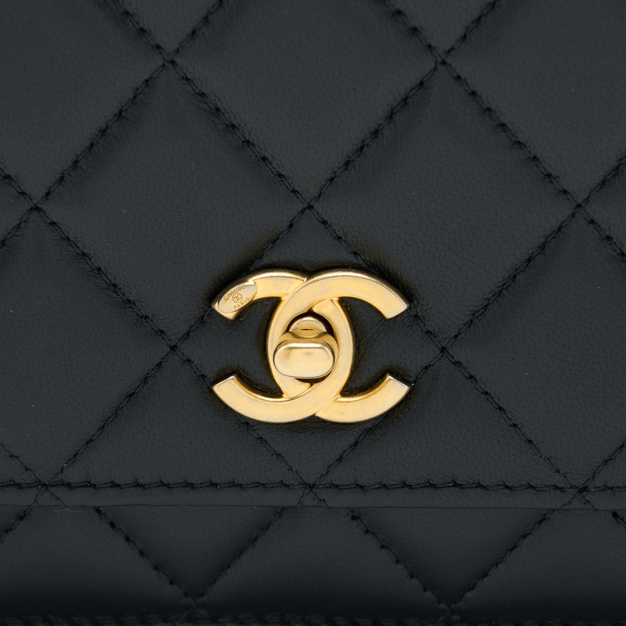 chanel-pearl-crush-wallet-on-chain-lambskin-black-ghw-microchip-8