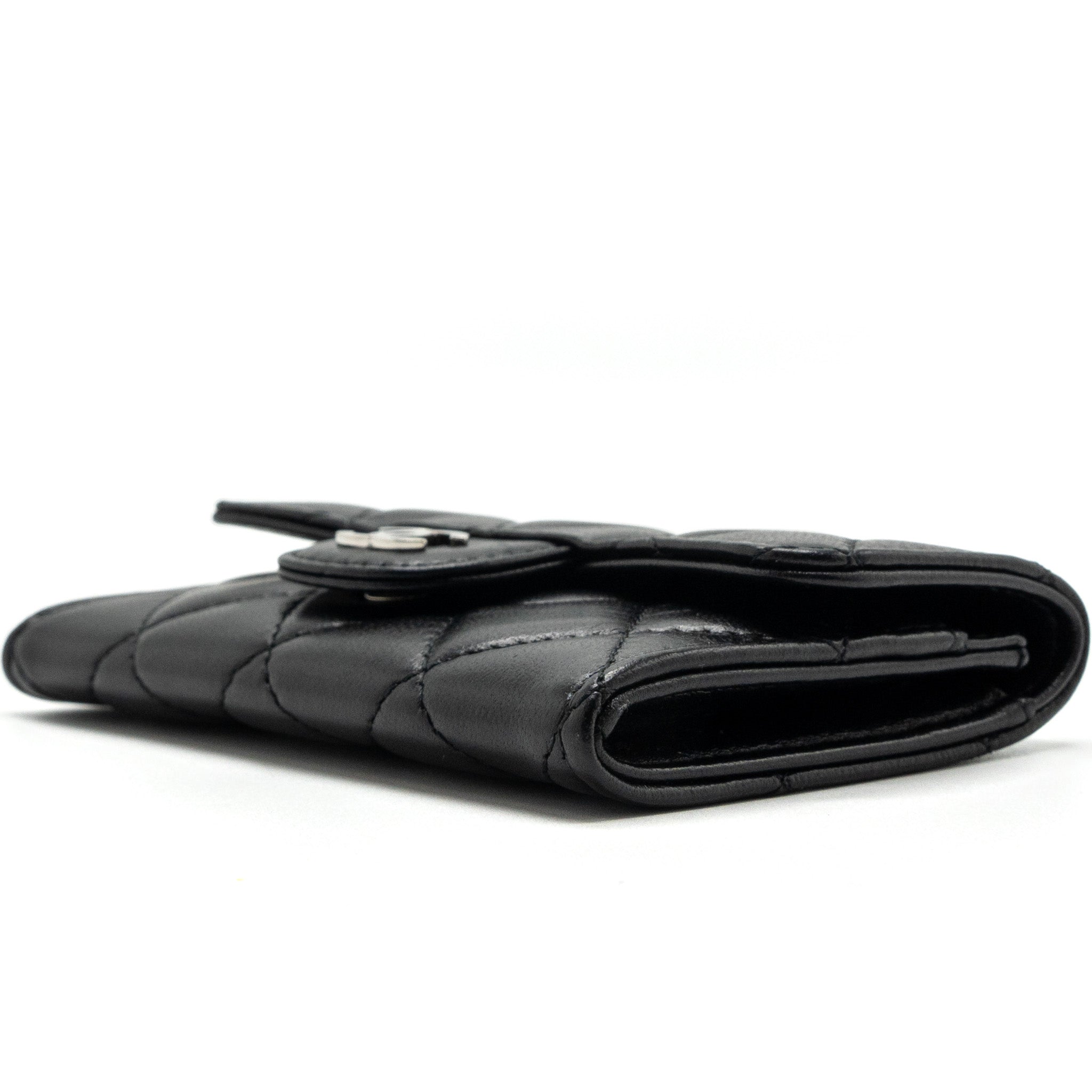chanel-classic-flap-card-holder-lambskin-black-shw