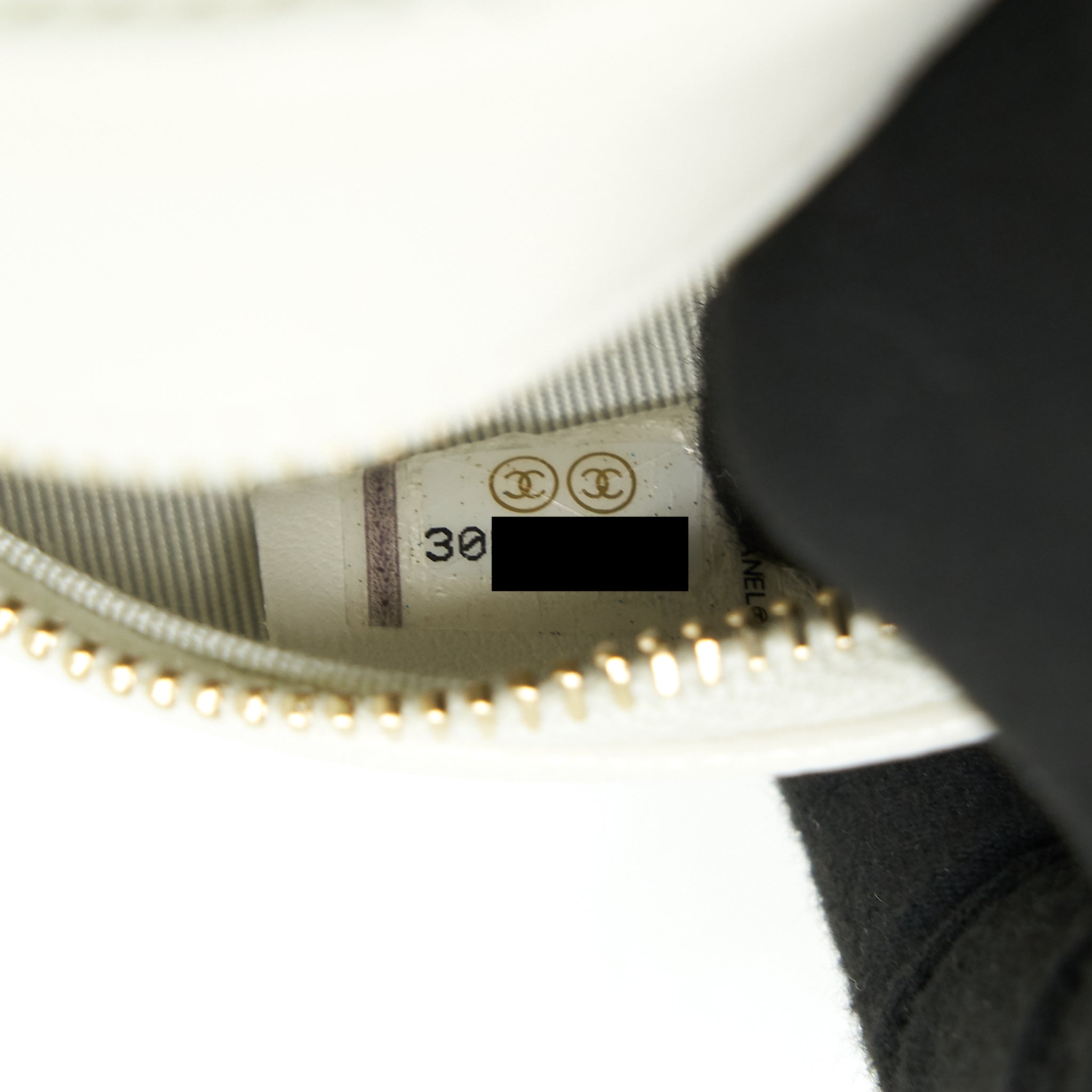chanel-round-mini-bag-caviar-white-lghw