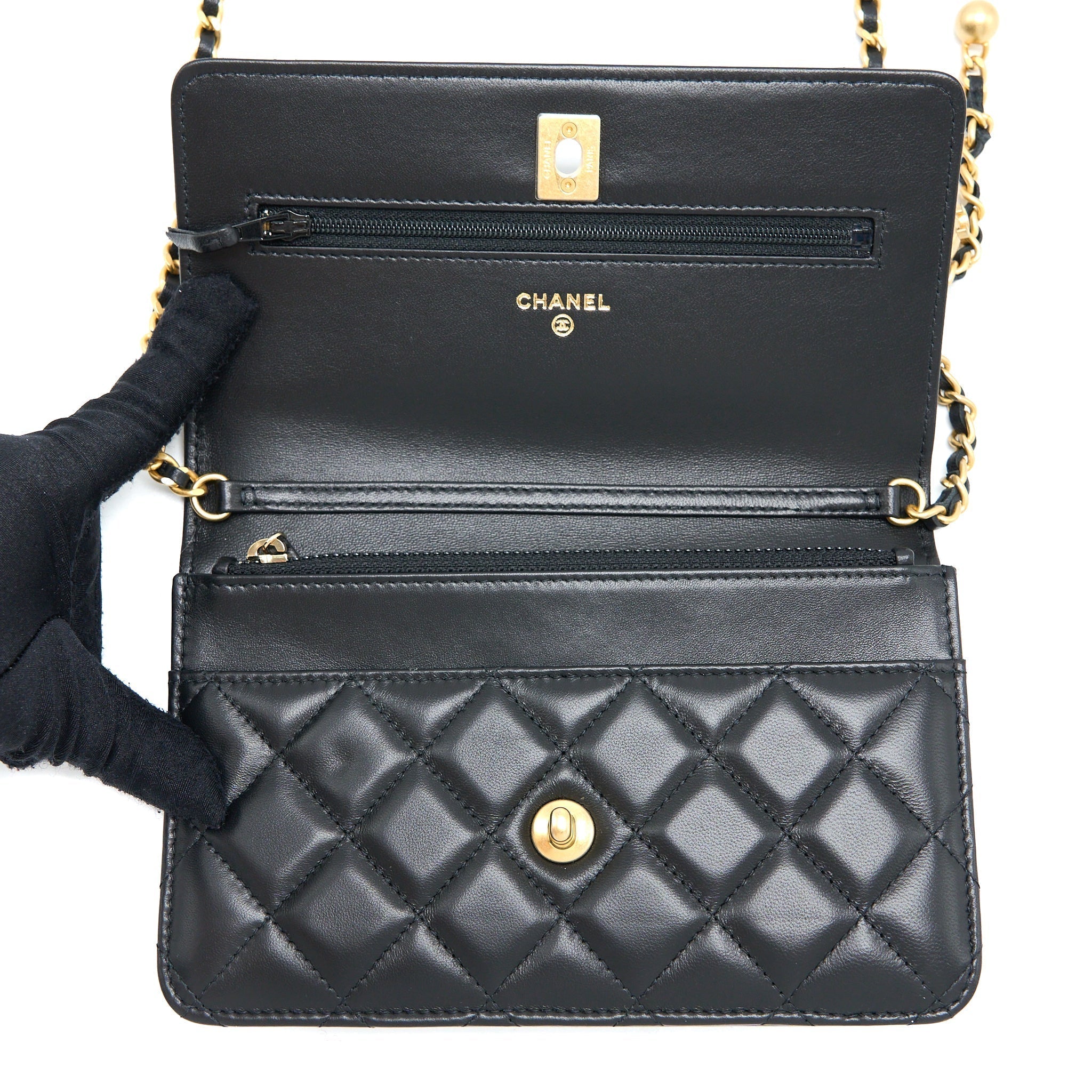 chanel-pearl-crush-wallet-on-chain-lambskin-black-ghw-microchip-8