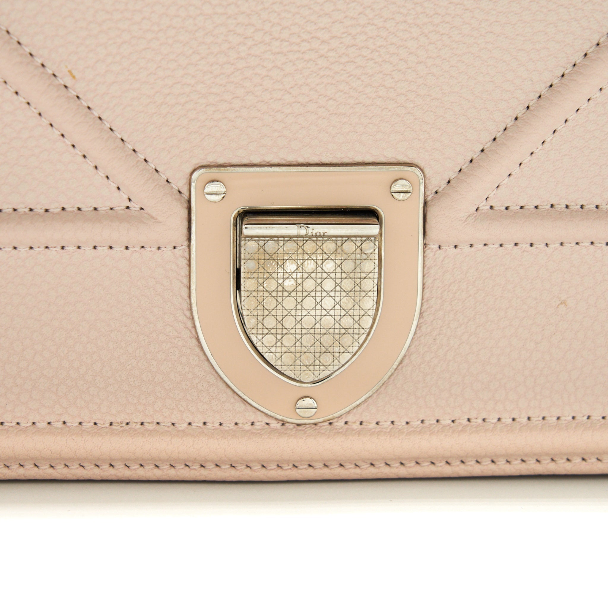 dior-medium-diorama-bag-grained-calfskin-beige-shw