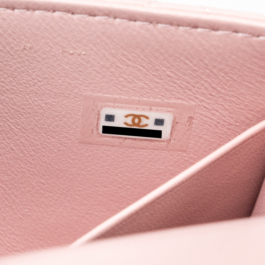 chanel-22b-flap-bag-with-enamel-top-handle-lambskin-light-pink-ghw