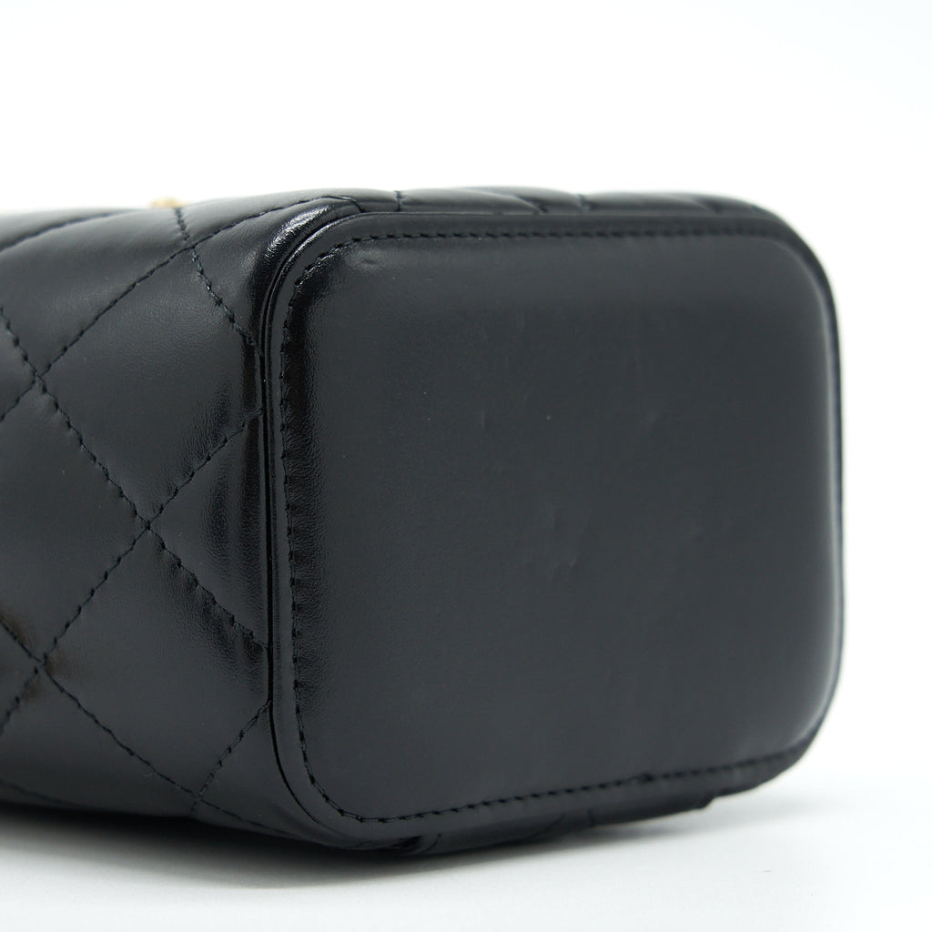 chanel-21a-gold-crush-mini-vanity-case-calfskin-black-ghw-1
