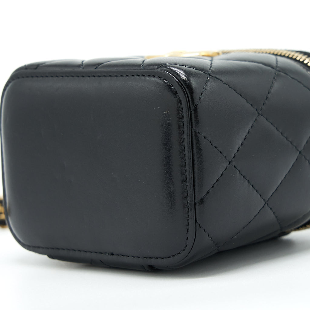 chanel-21a-gold-crush-mini-vanity-case-calfskin-black-ghw-1
