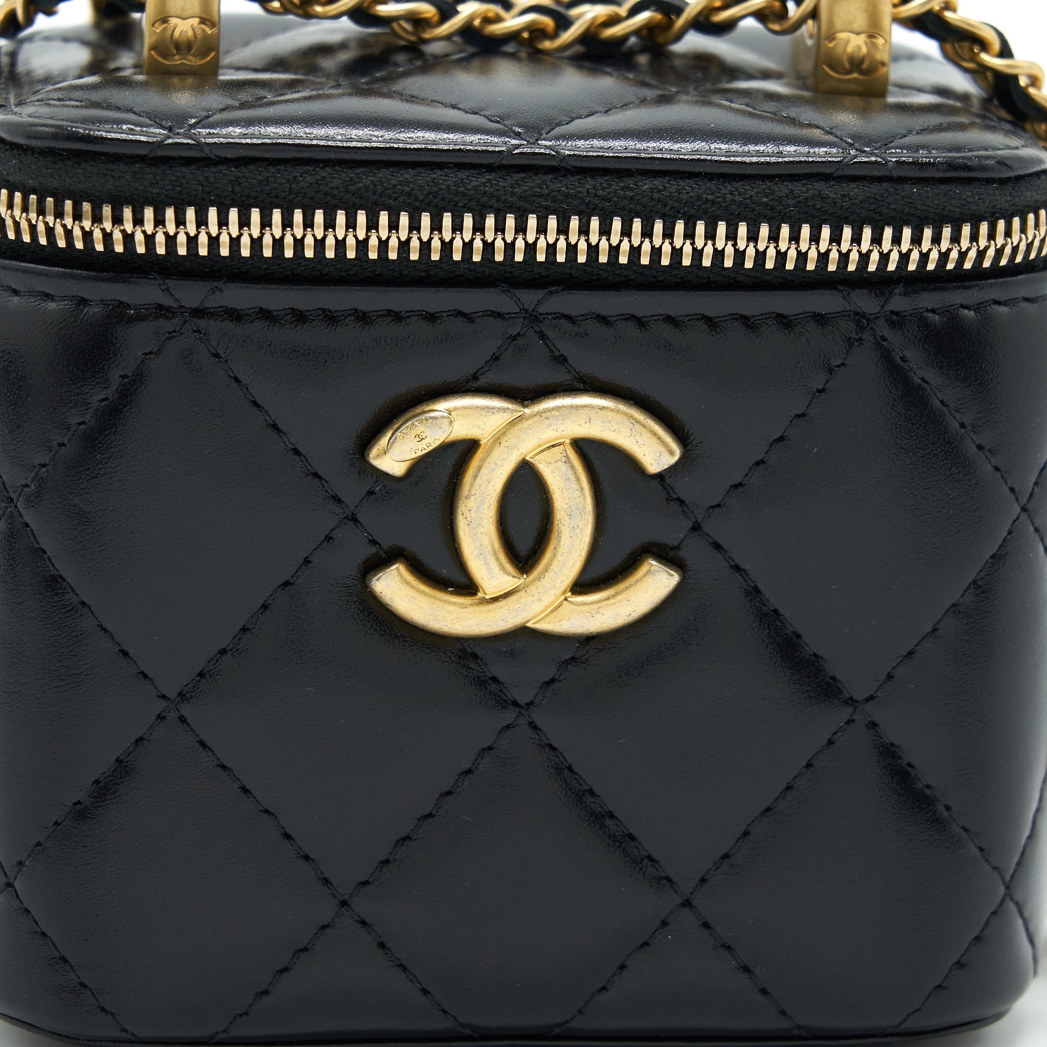 chanel-21a-gold-crush-mini-vanity-case-calfskin-black-ghw-1