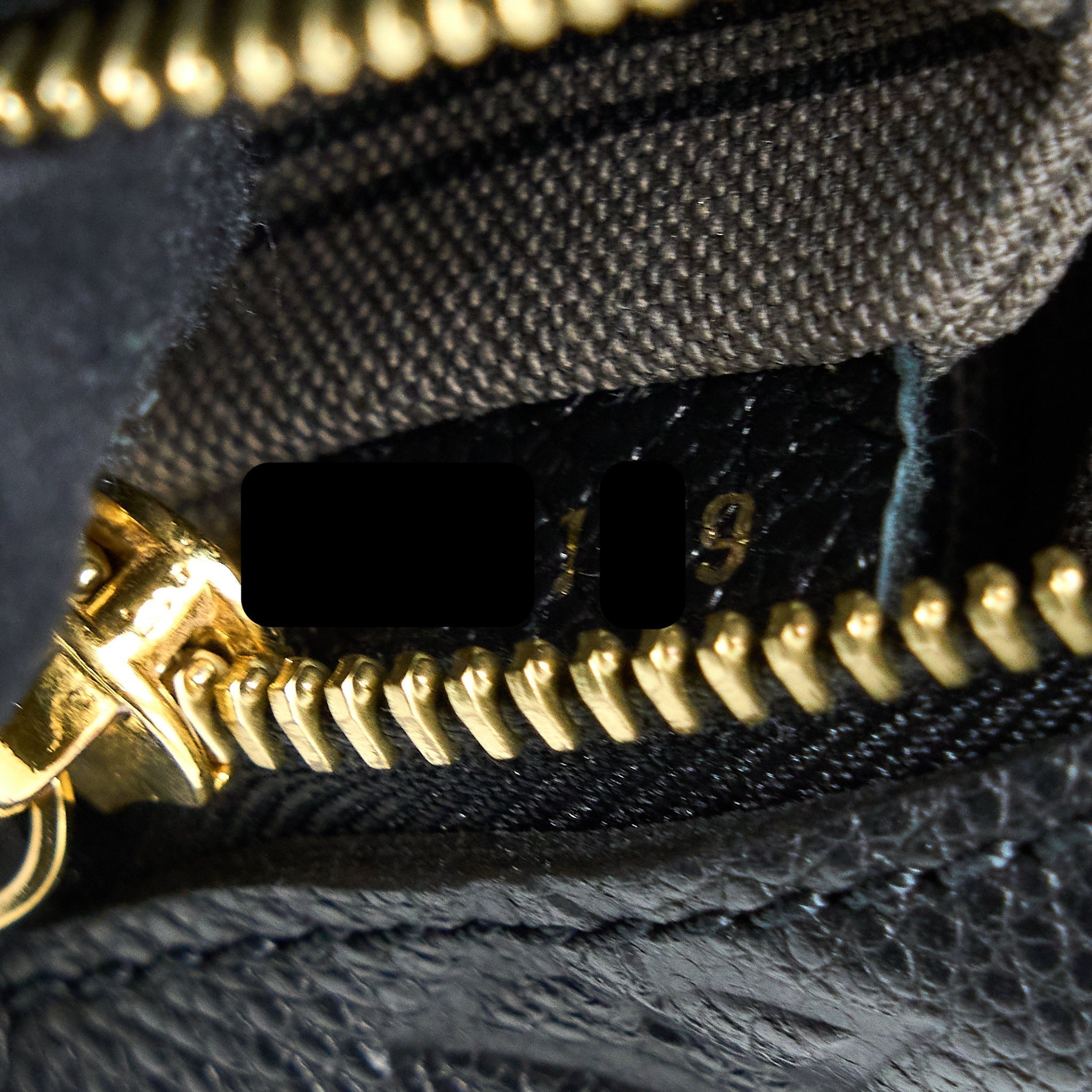 louis-vuitton-pochette-metis-monogram-empriente-black-ghw