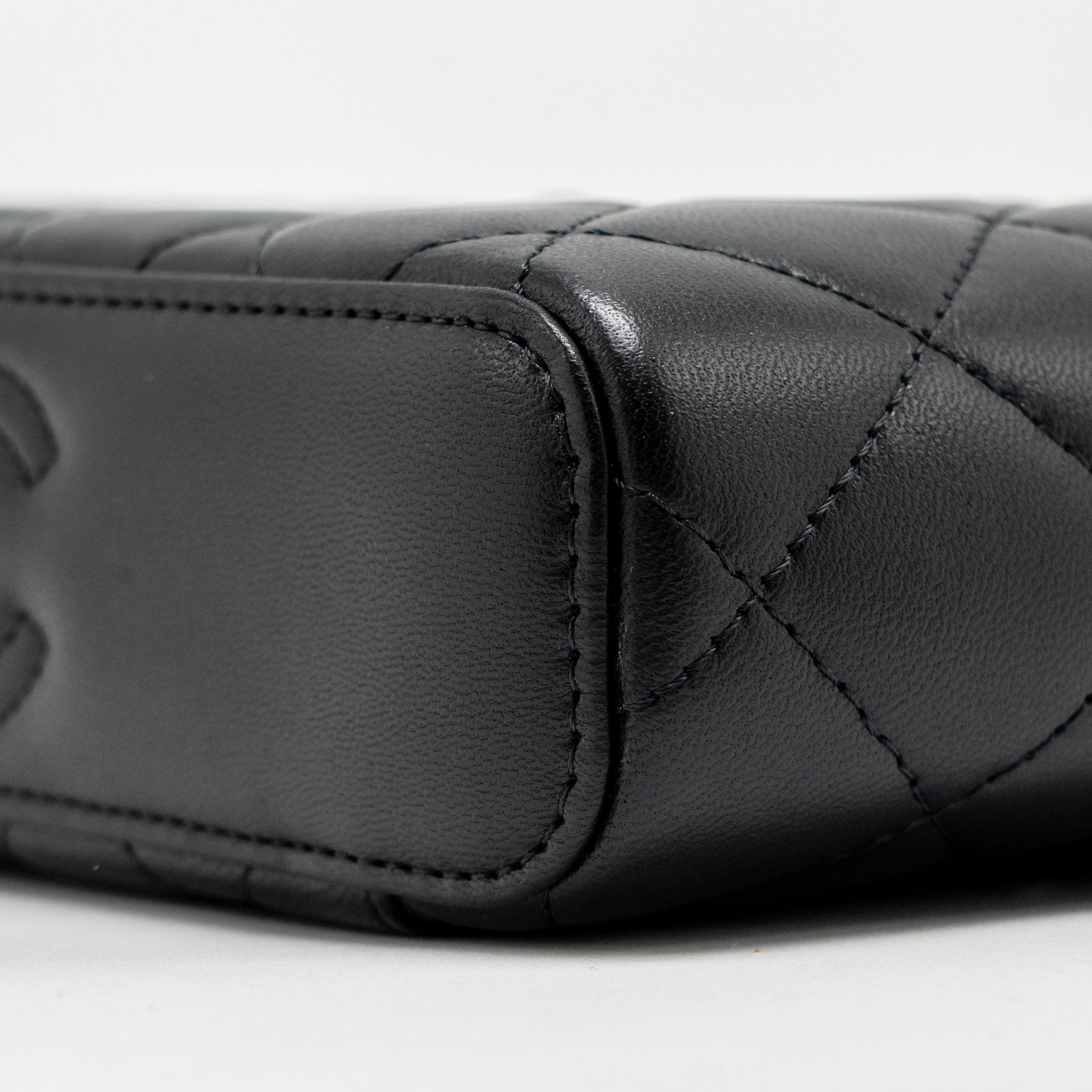 chanel-small-vanity-clutch-with-detail-chain-caviar-black-ghw-microchip-copy