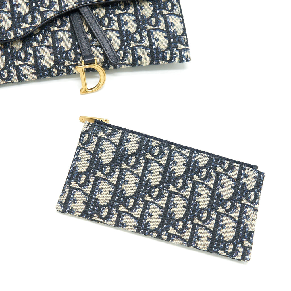 dior-saddle-wallet-on-chain-blue-oblique-jacquard