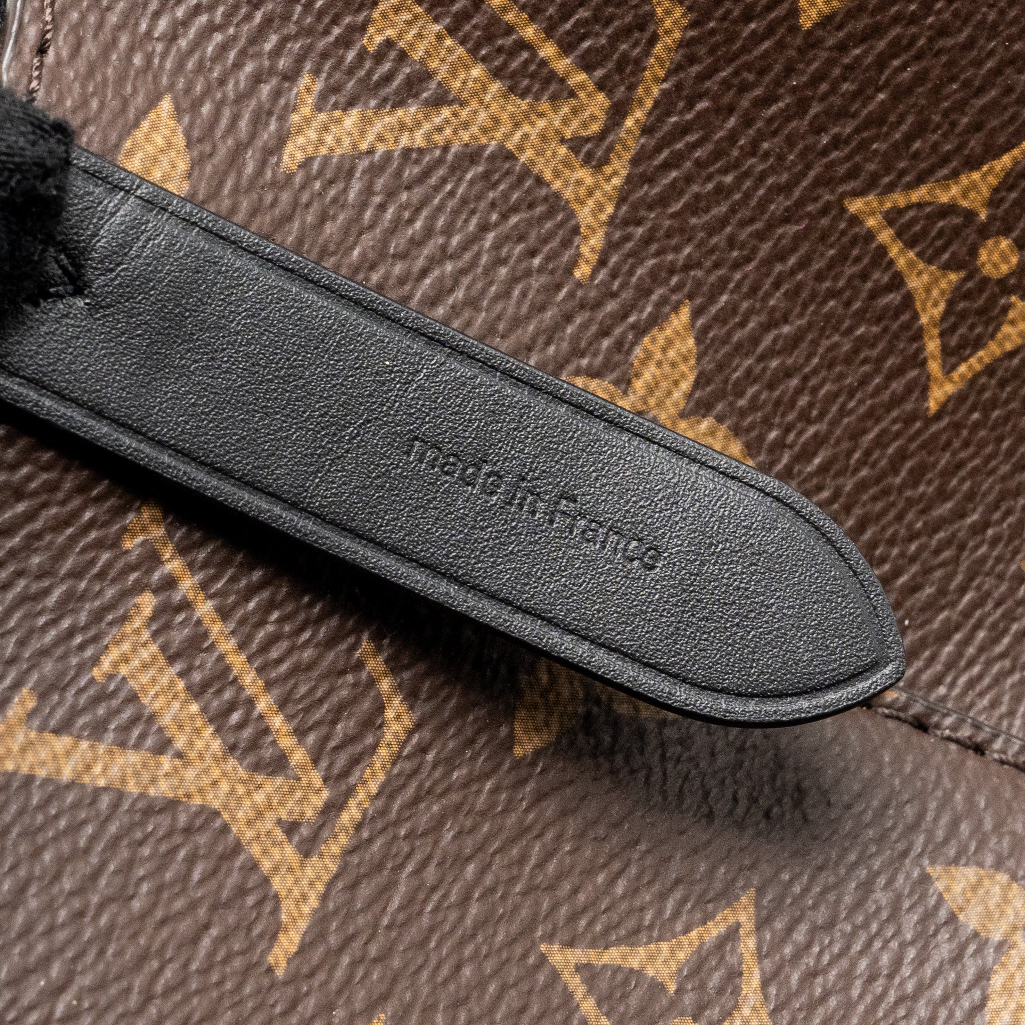 louis-vuitton-neonoe-monogram-canvas-black-ghw-4