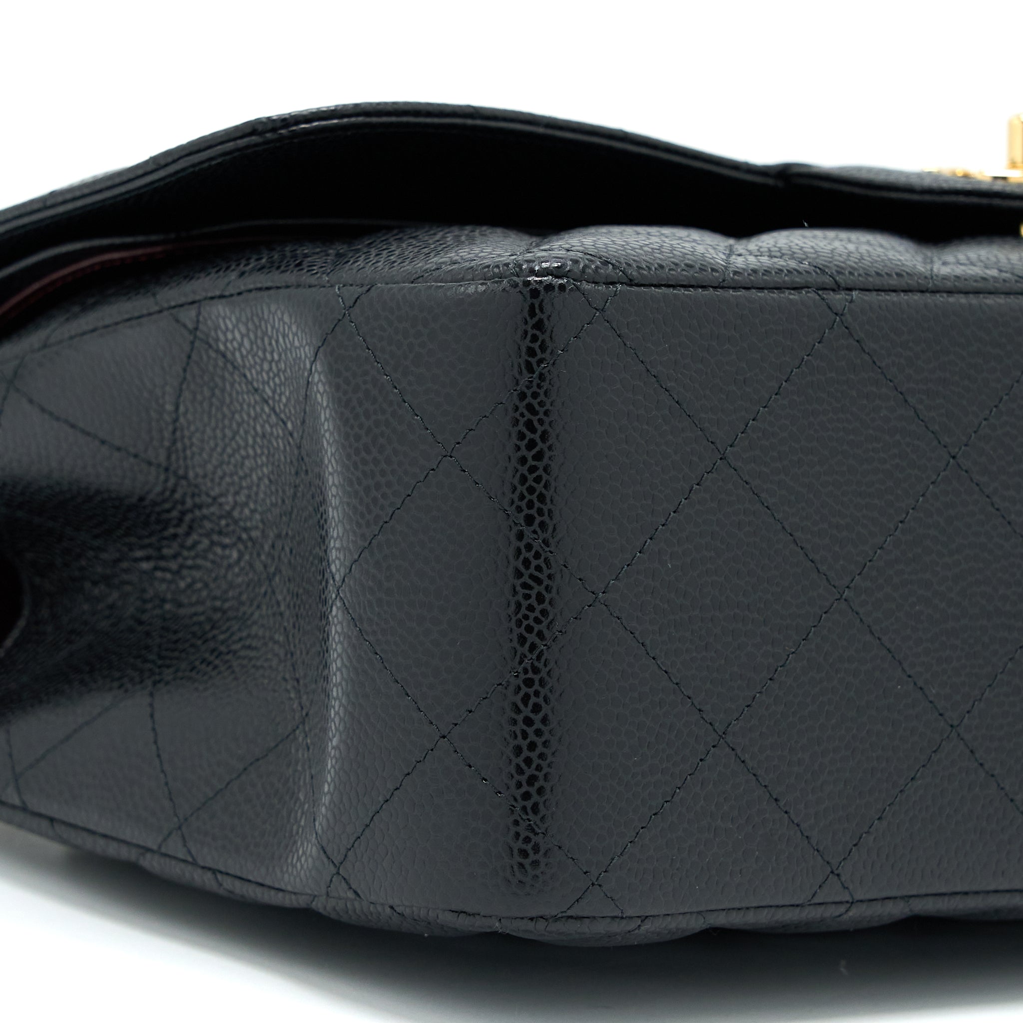 chanel-classic-jumbo-double-flap-caviar-black-ghw-microchip