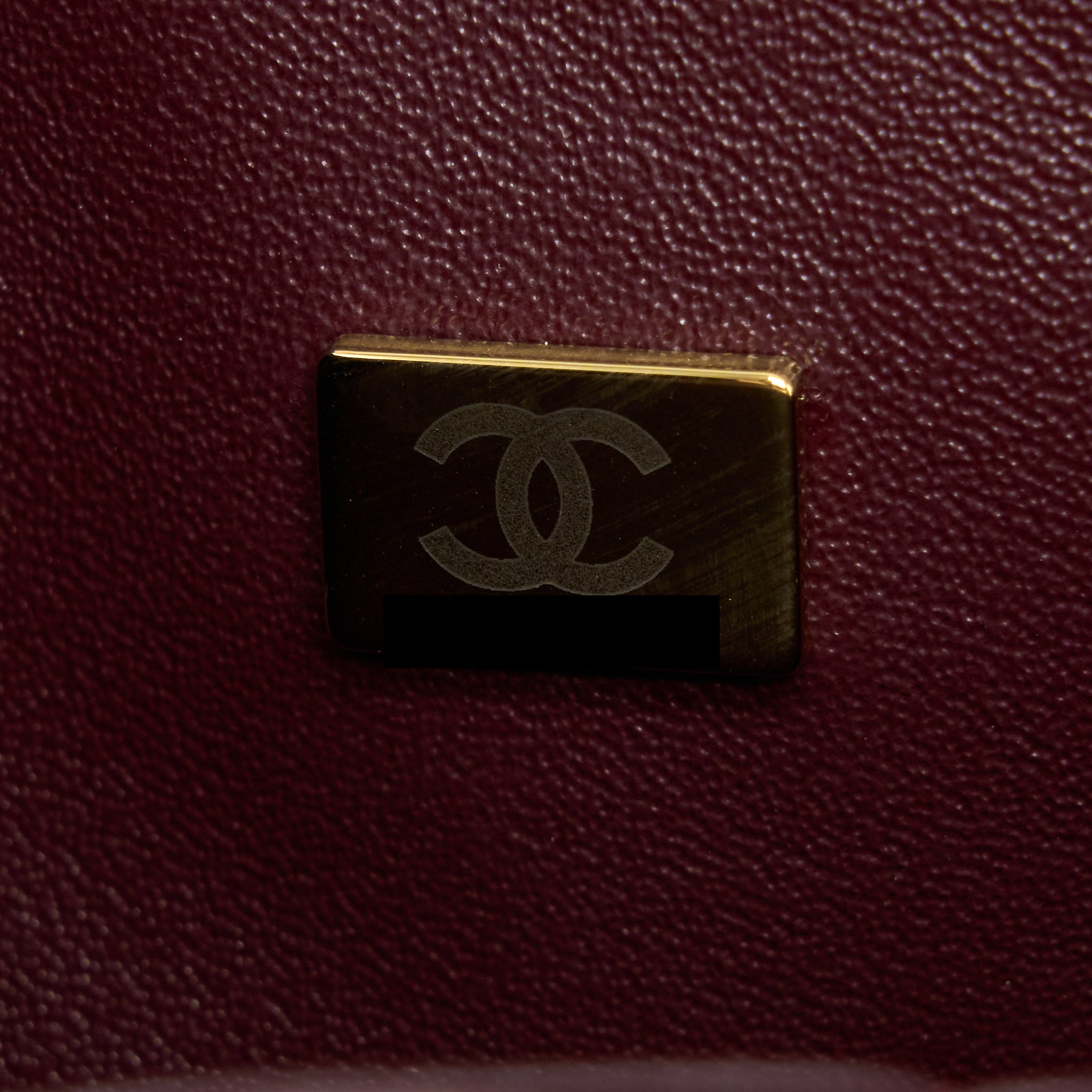 chanel-classic-jumbo-double-flap-caviar-black-ghw-microchip