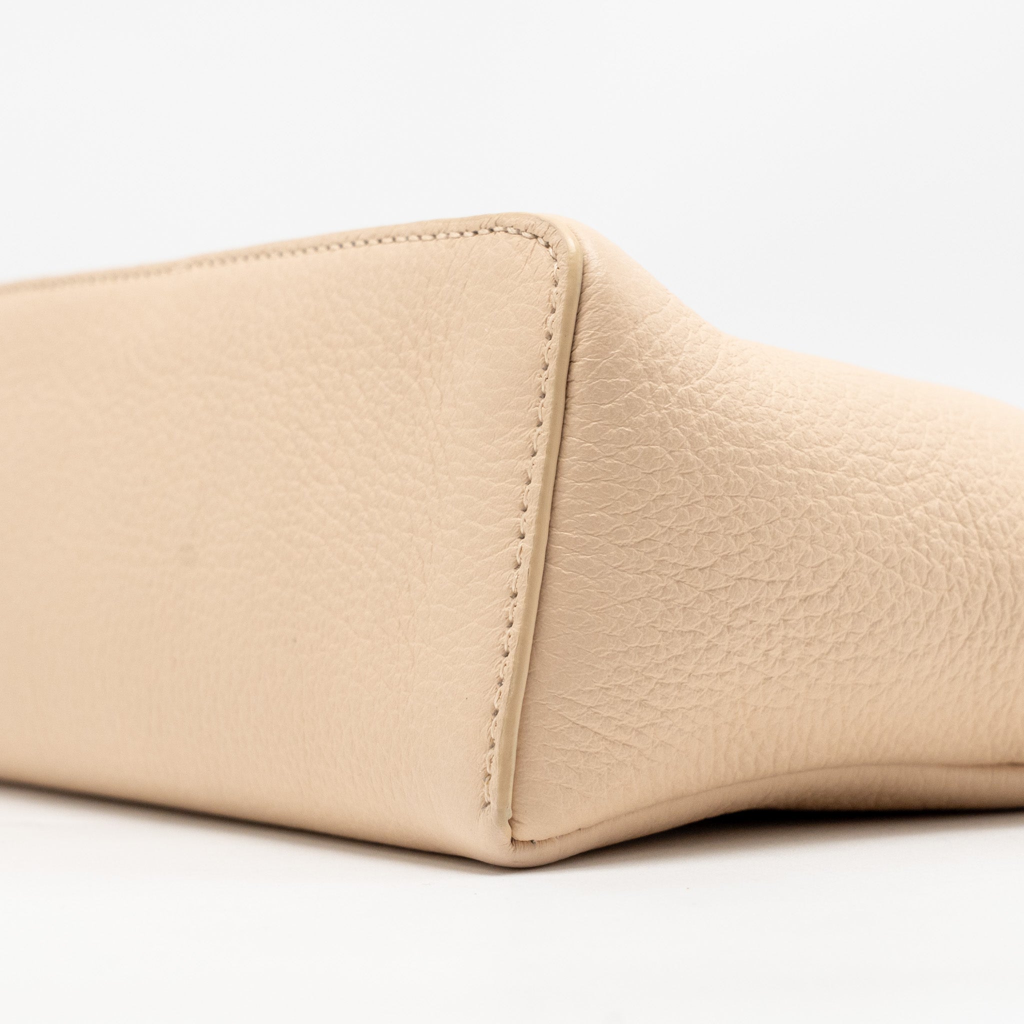 loro-piana-extra-pocket-l19-grained-calfskin-light-pink-shw