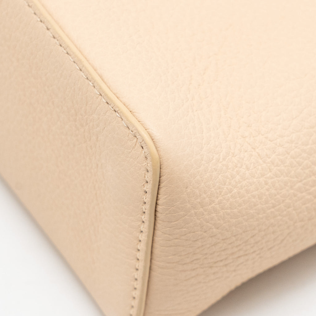 loro-piana-extra-pocket-l19-grained-calfskin-light-pink-shw