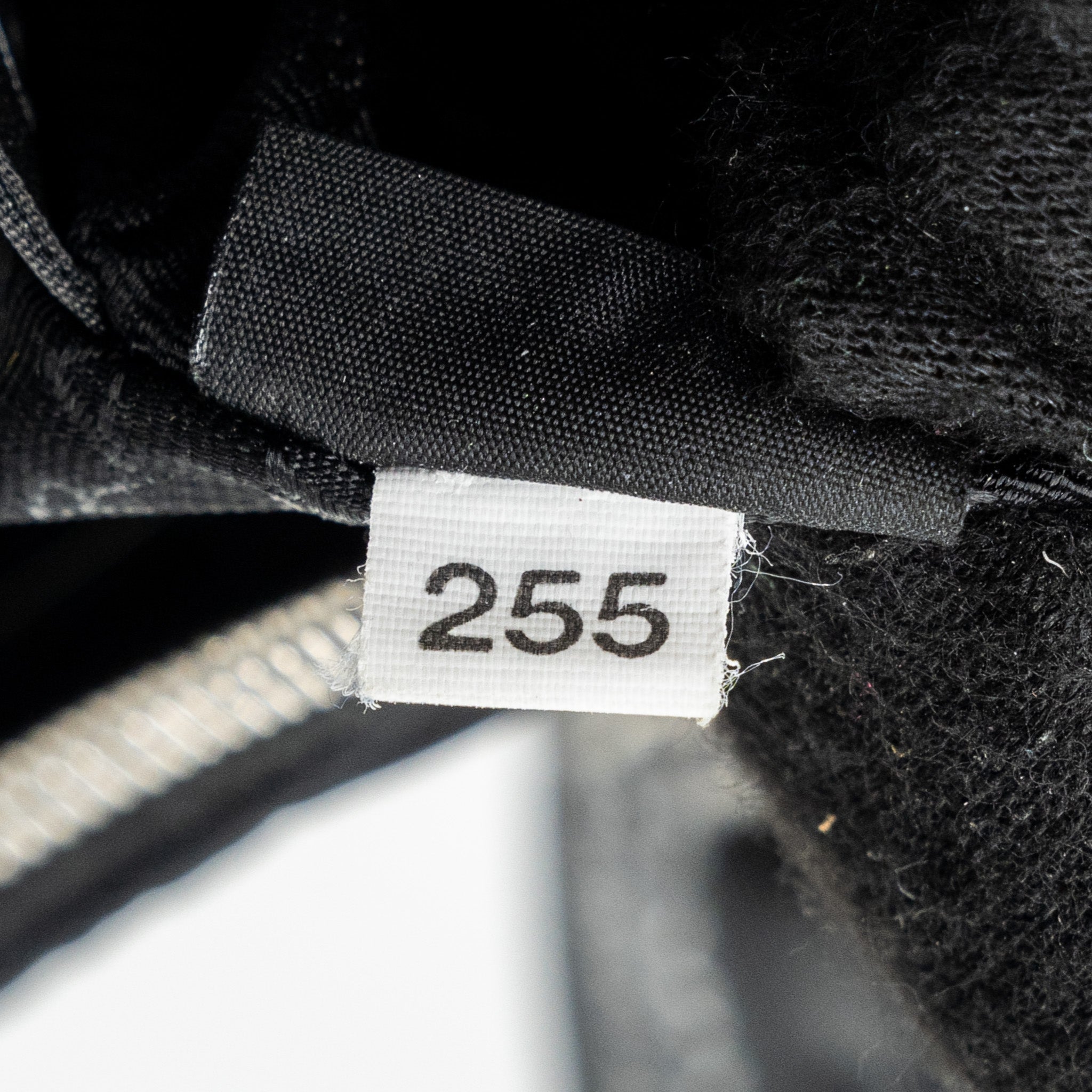 prada-reedition-2005-re-nylon-black-shw