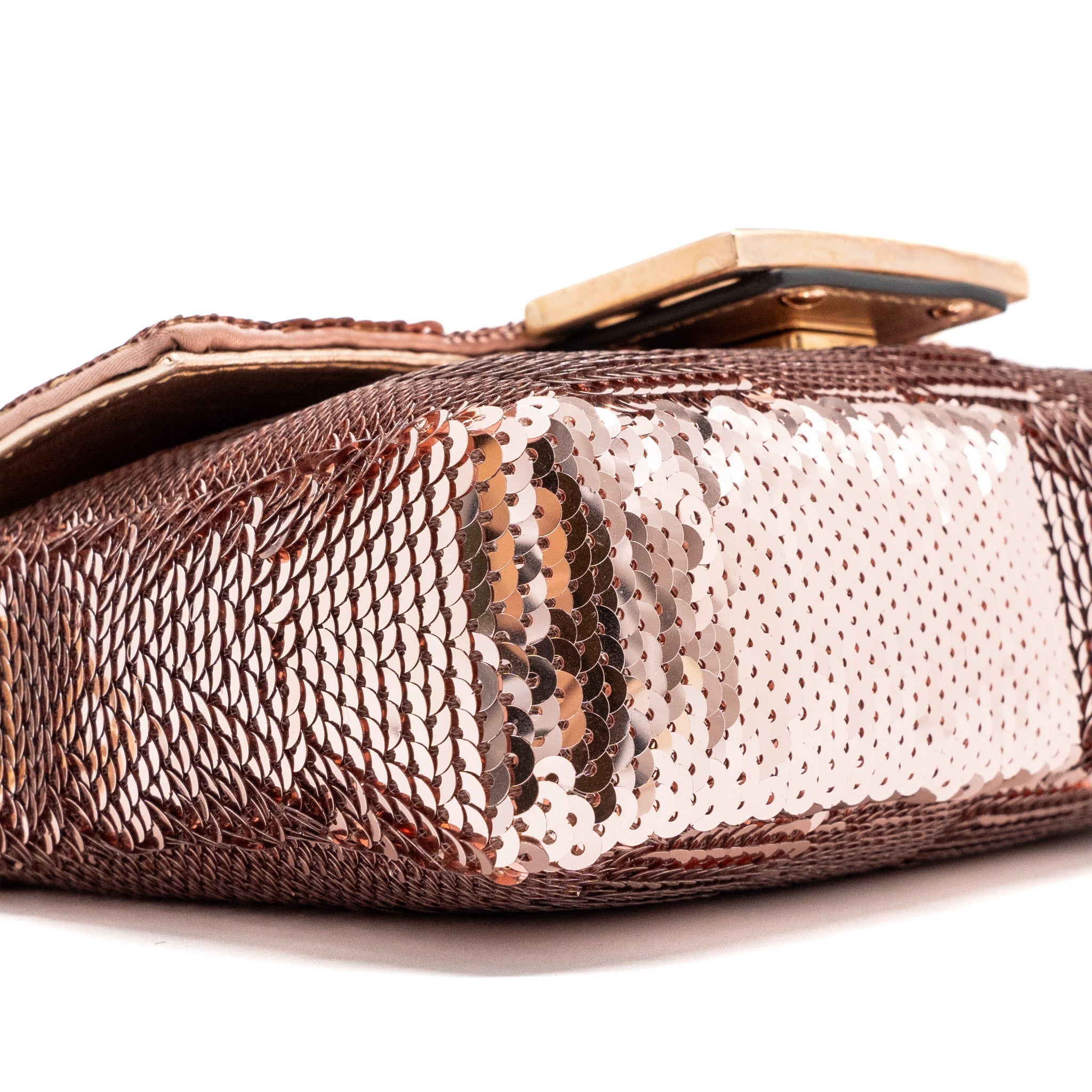 fendi-mini-baguette-paulette-rose-gold-rghw